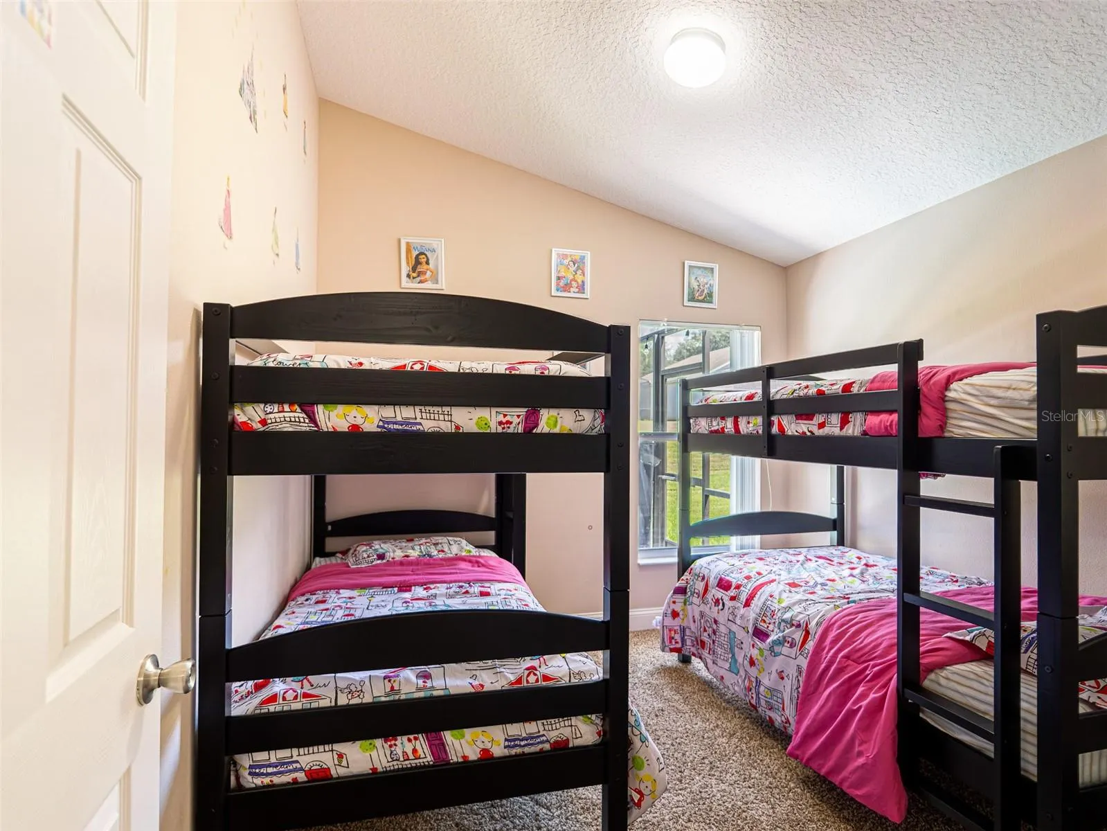 124 LANCASTER DR