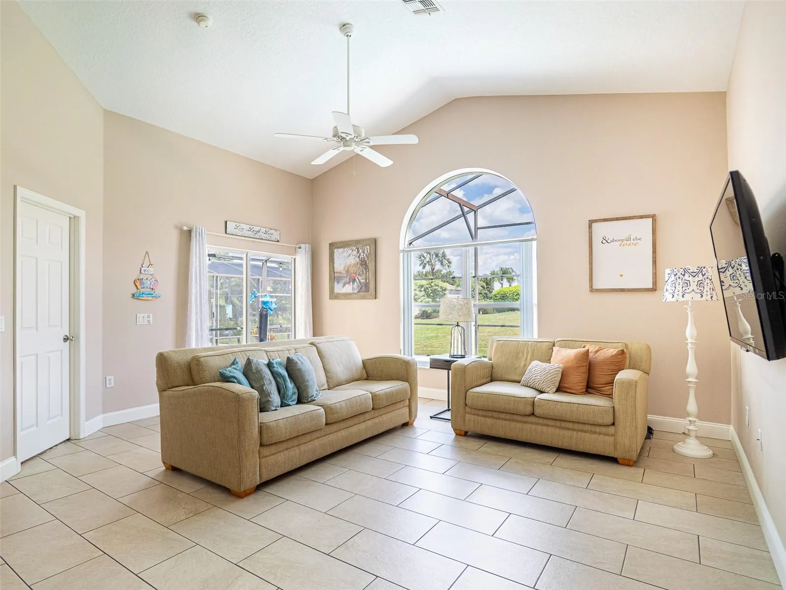 124 LANCASTER DR