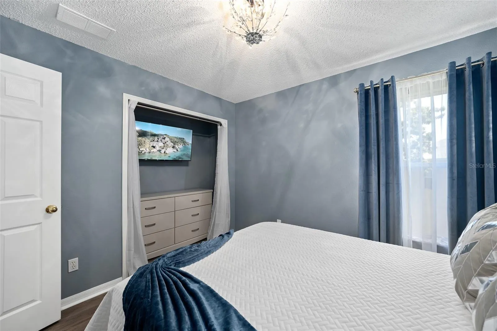 8488 OASIS KEY CV