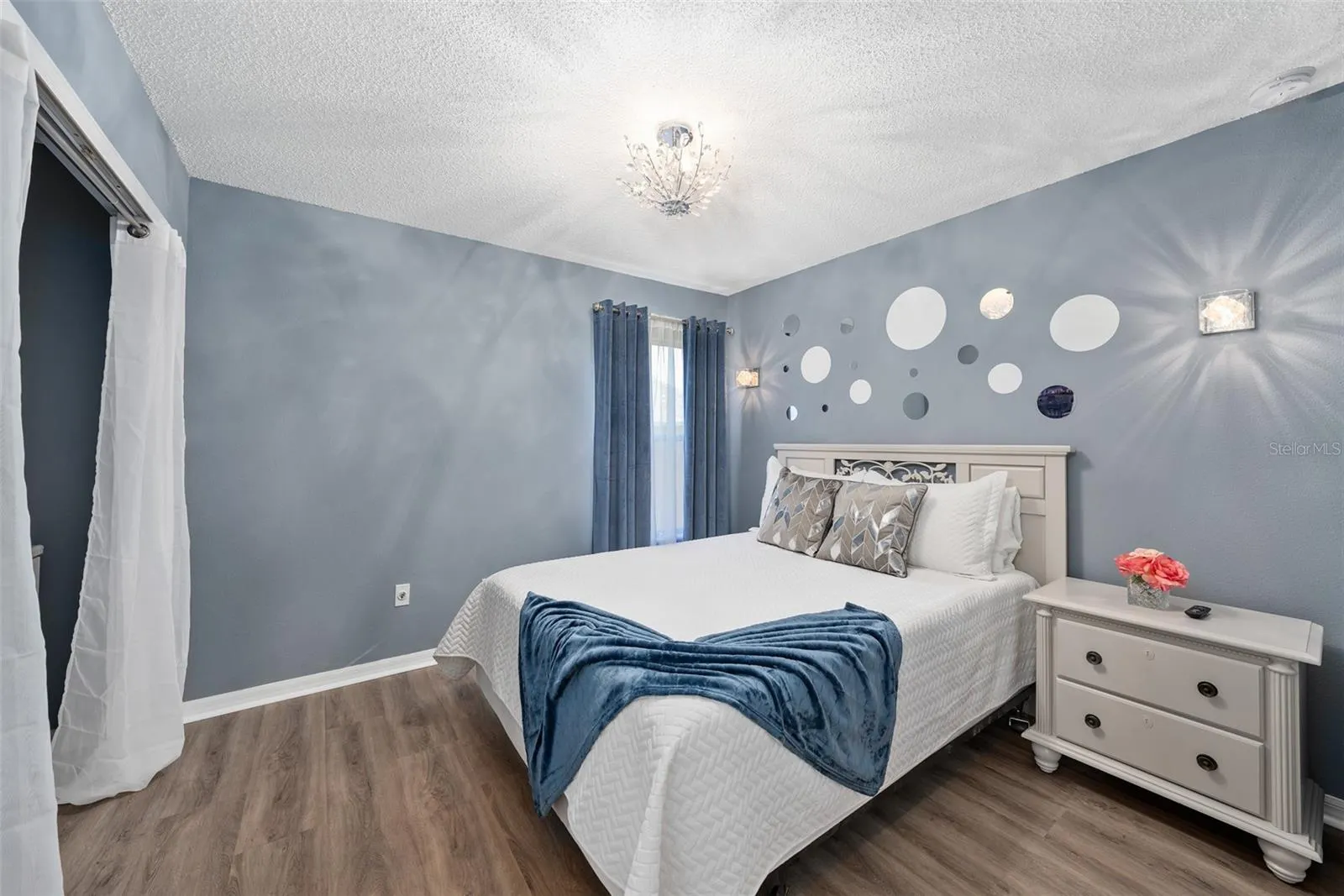 8488 OASIS KEY CV