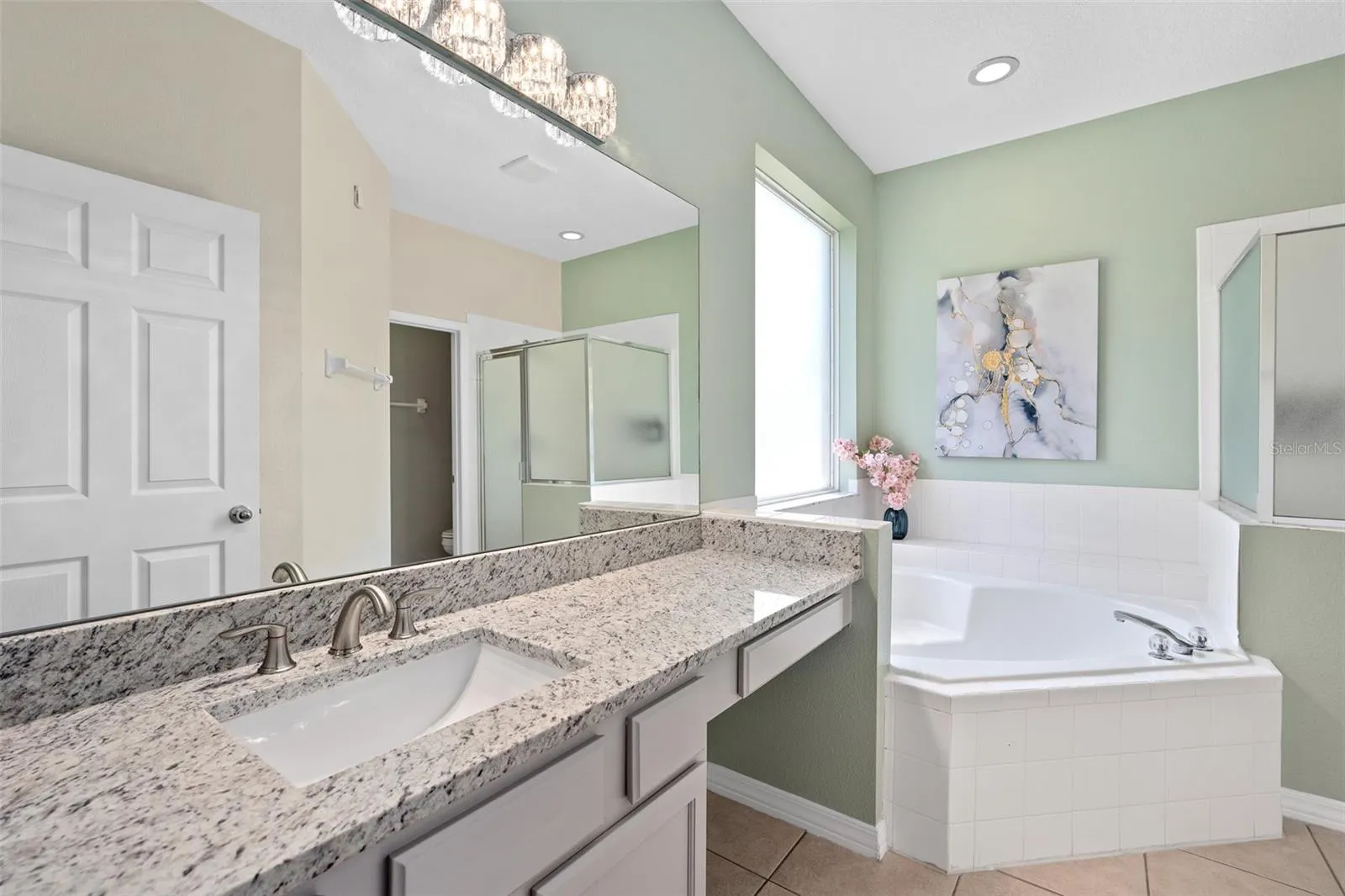 8488 OASIS KEY CV