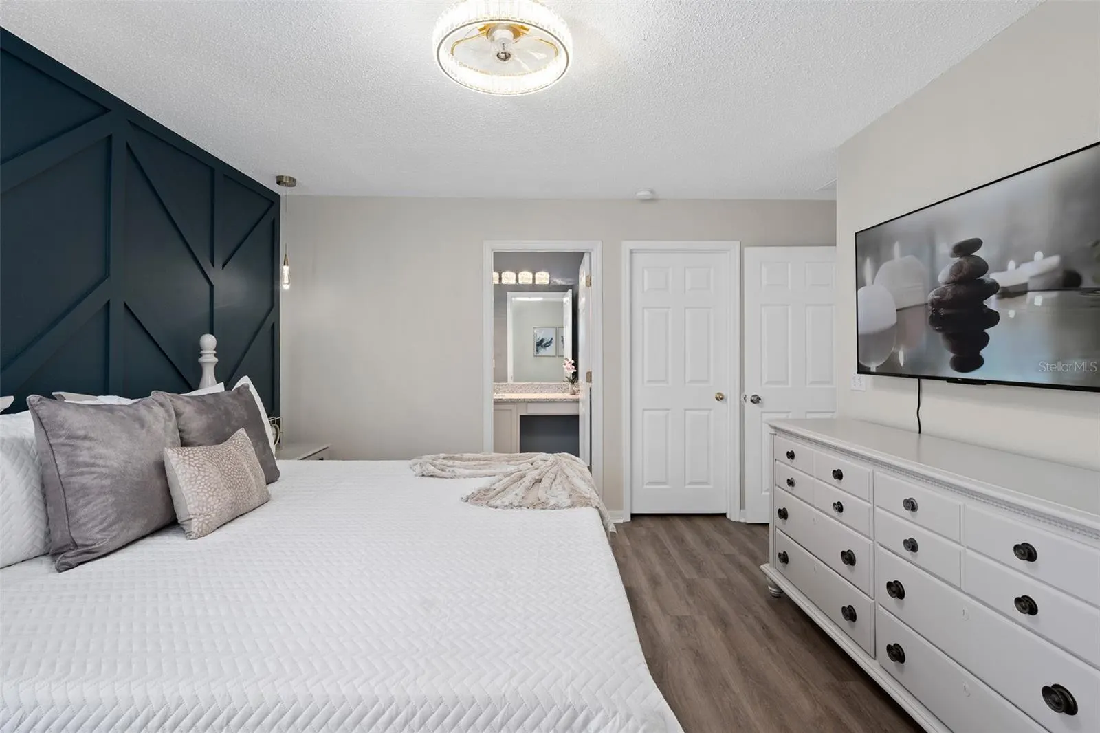 8488 OASIS KEY CV