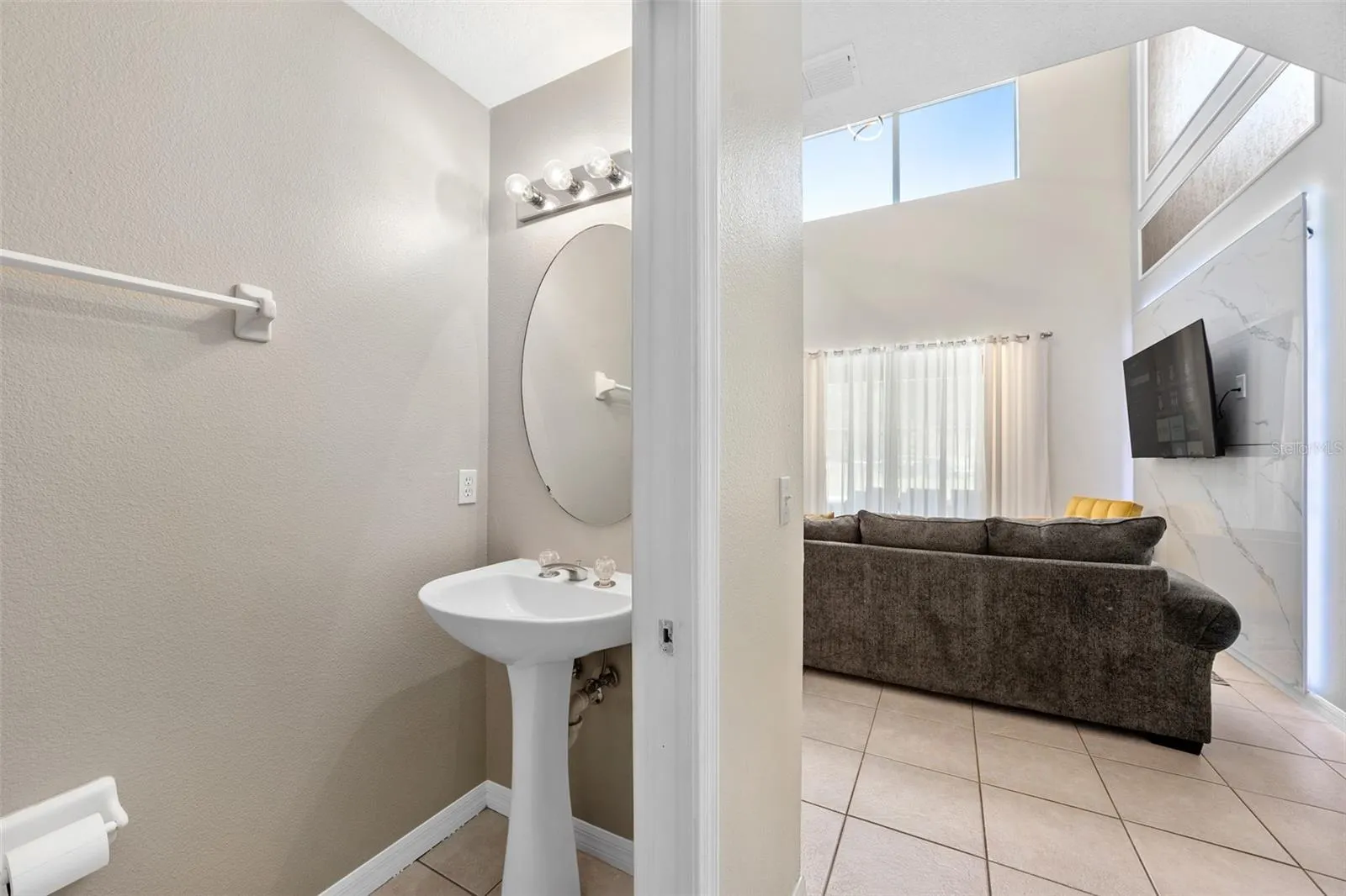 8488 OASIS KEY CV
