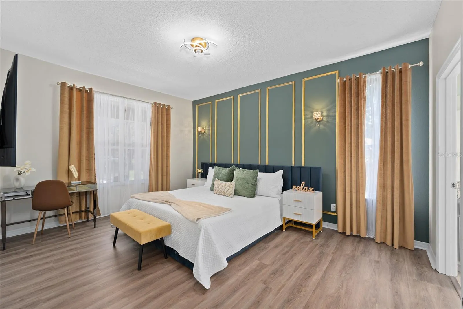 8488 OASIS KEY CV