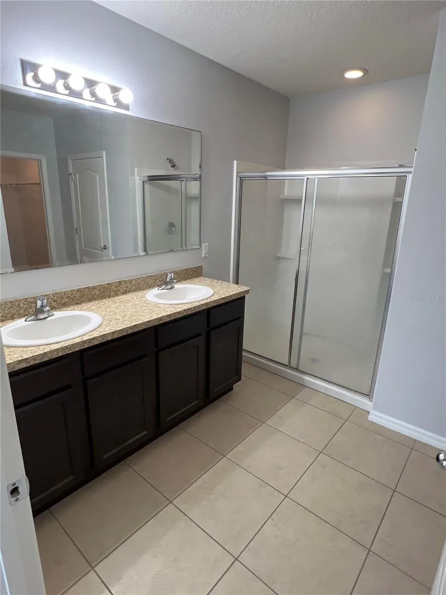 1409 WALLACE MANOR PASS