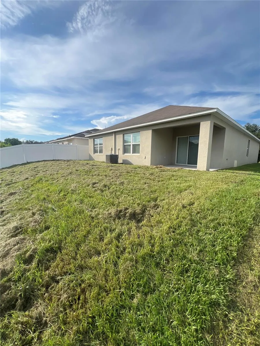 1409 WALLACE MANOR PASS