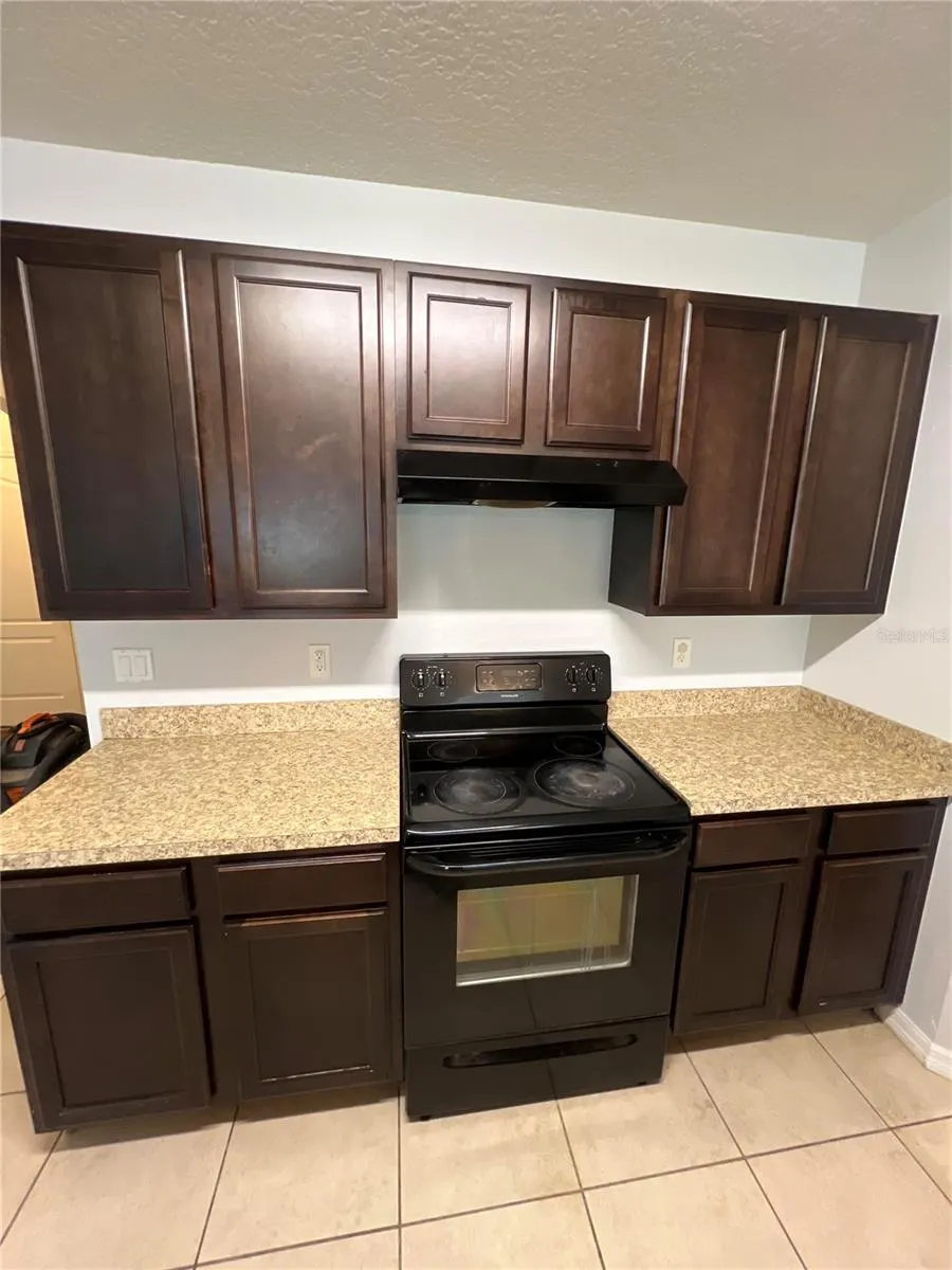 1409 WALLACE MANOR PASS