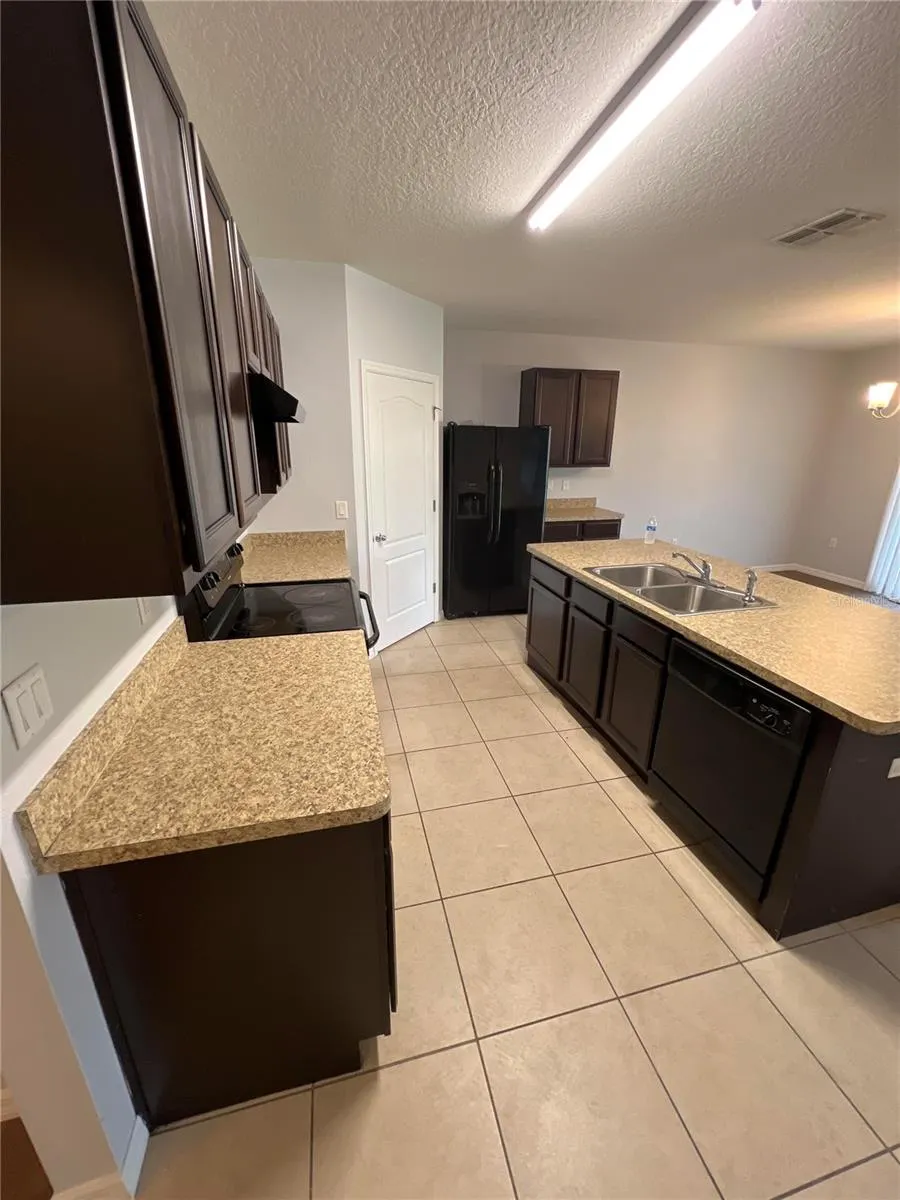 1409 WALLACE MANOR PASS