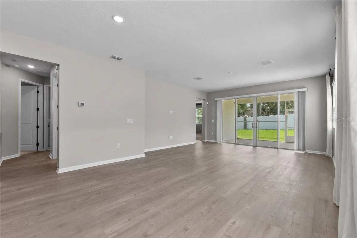 1717 HILLTOP DR