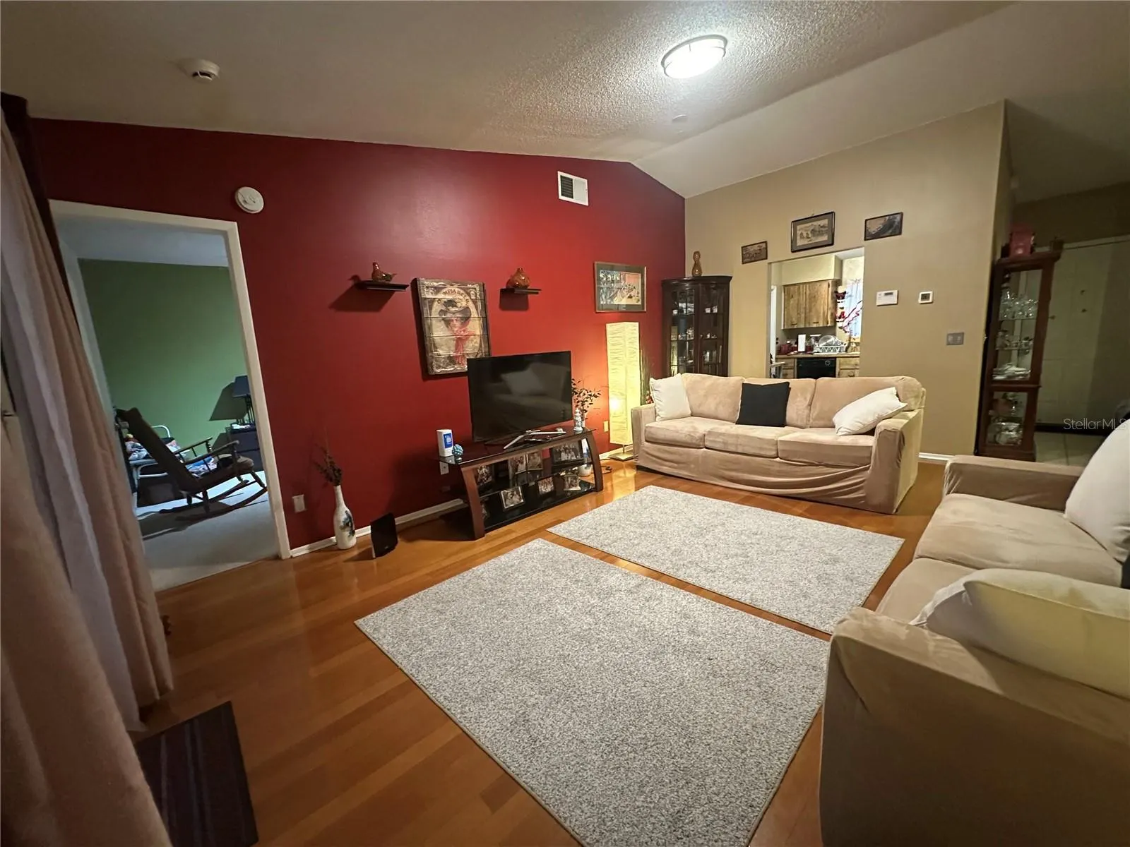751 OAK MANOR CIR
