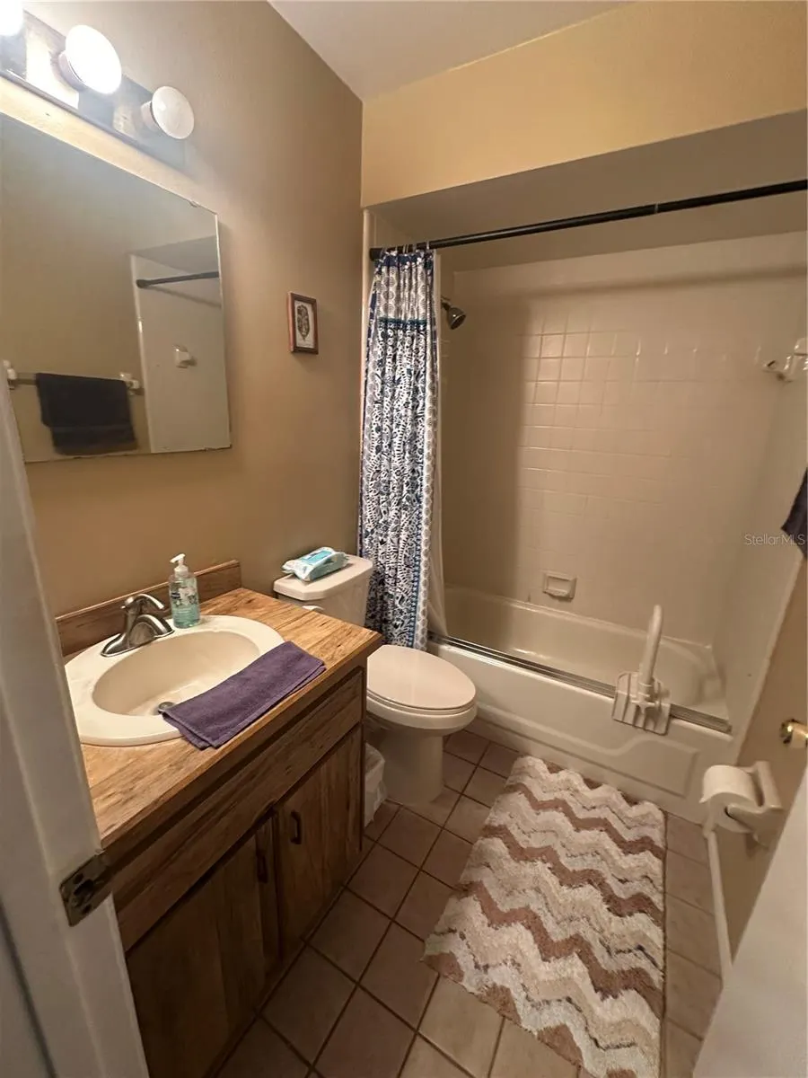 751 OAK MANOR CIR