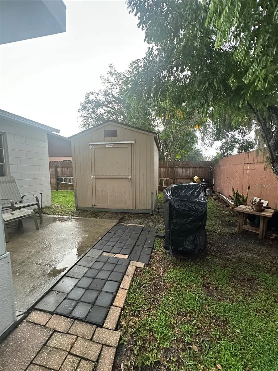 751 OAK MANOR CIR