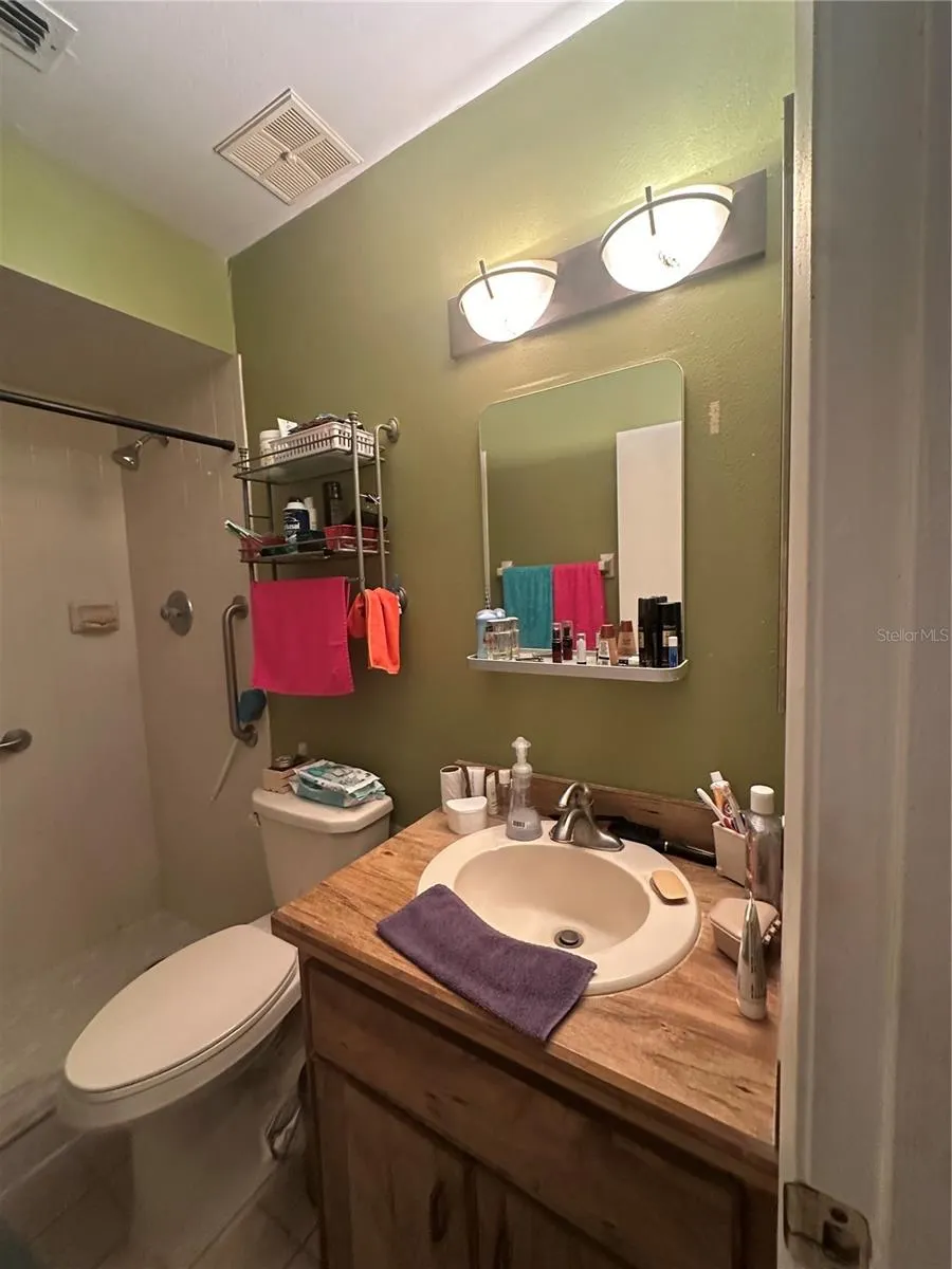 751 OAK MANOR CIR