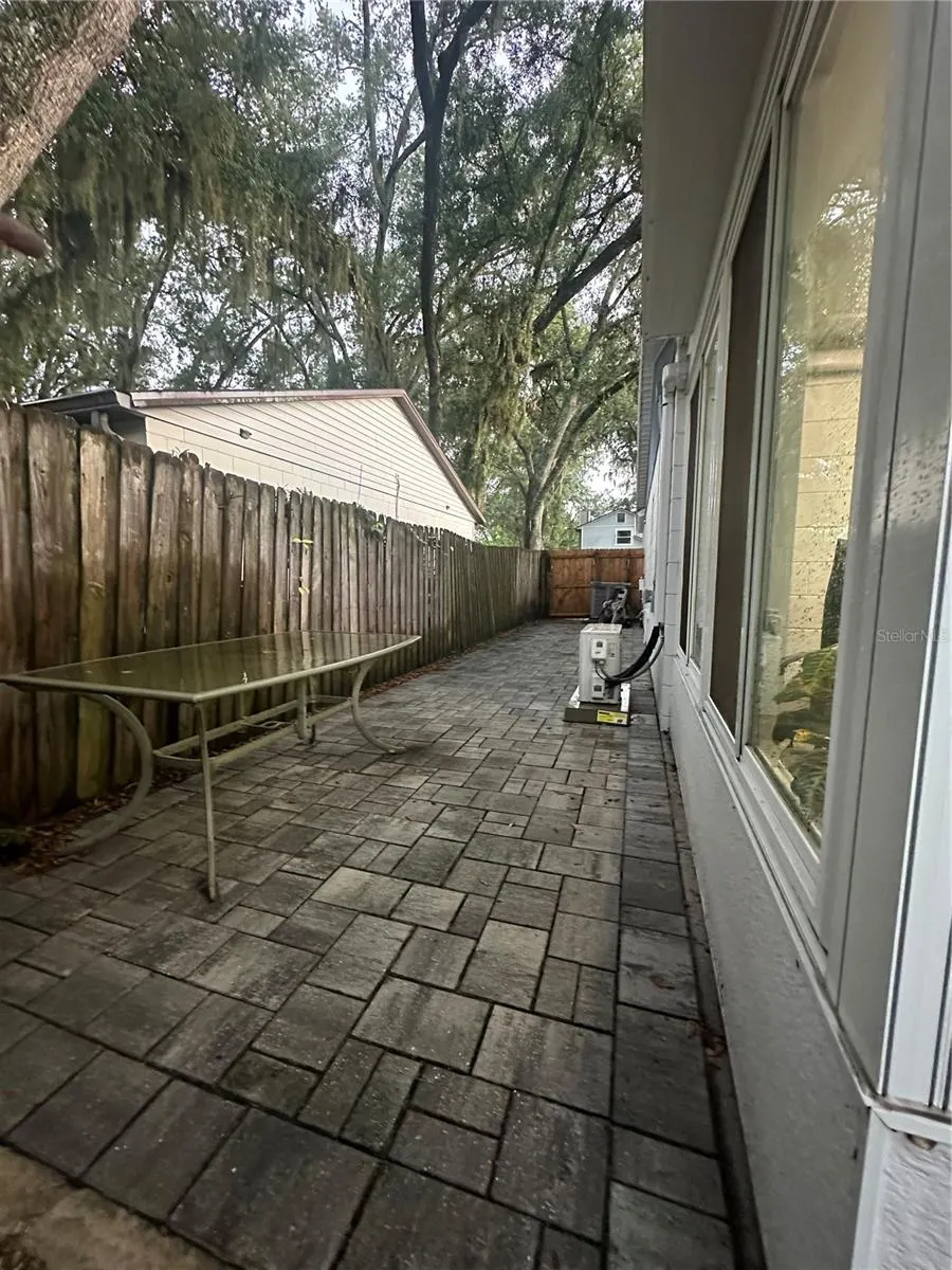751 OAK MANOR CIR