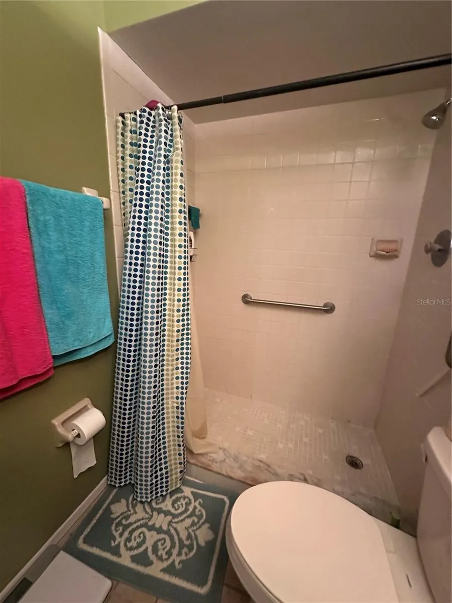 751 OAK MANOR CIR