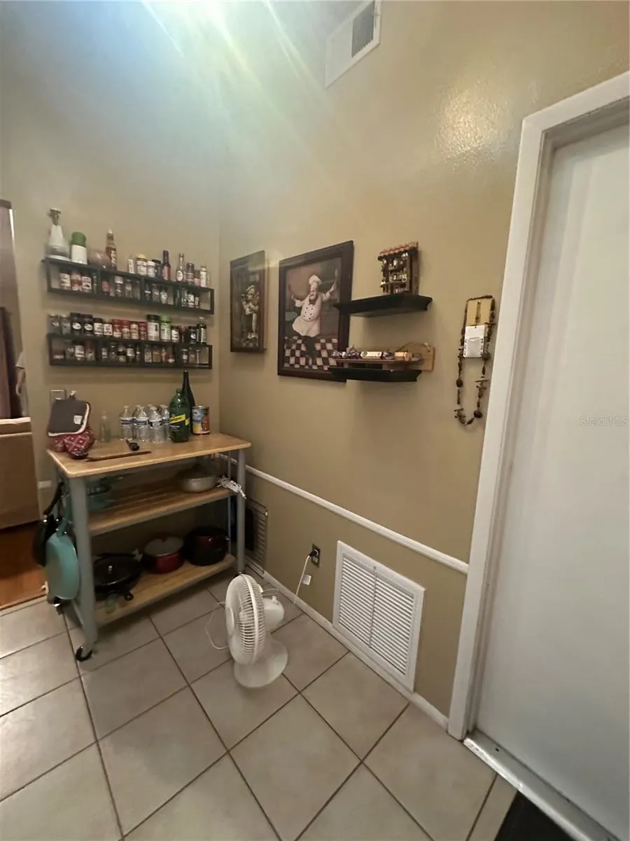 751 OAK MANOR CIR
