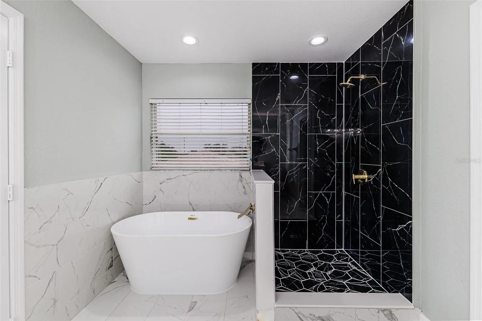 818 SUMMER GLEN DR