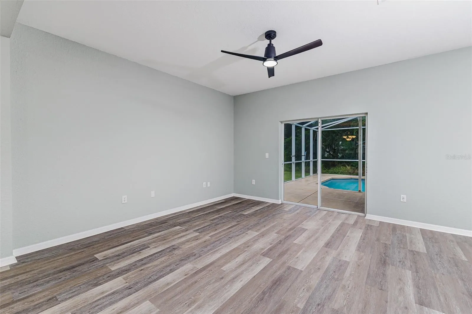 818 SUMMER GLEN DR
