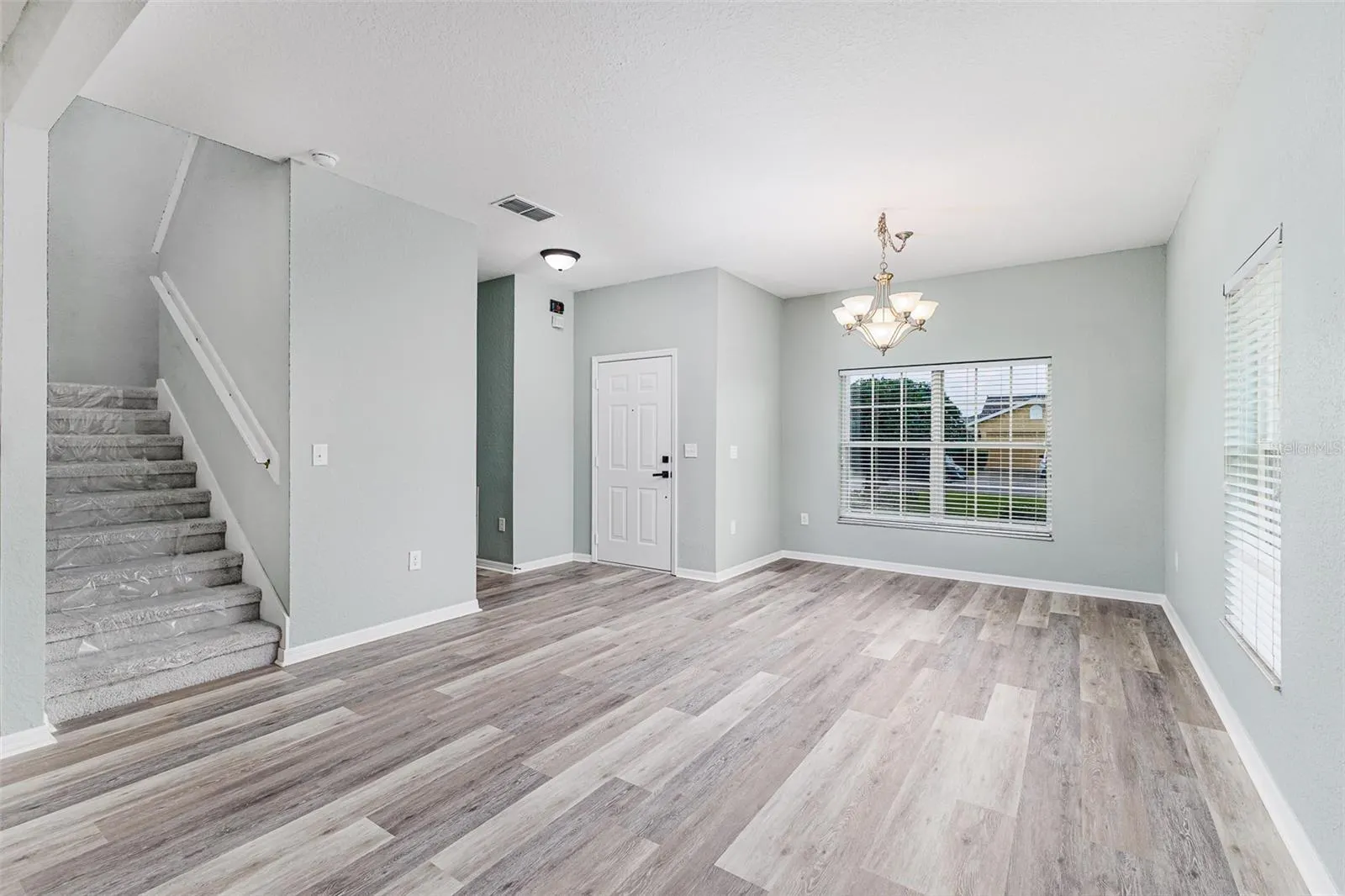 818 SUMMER GLEN DR