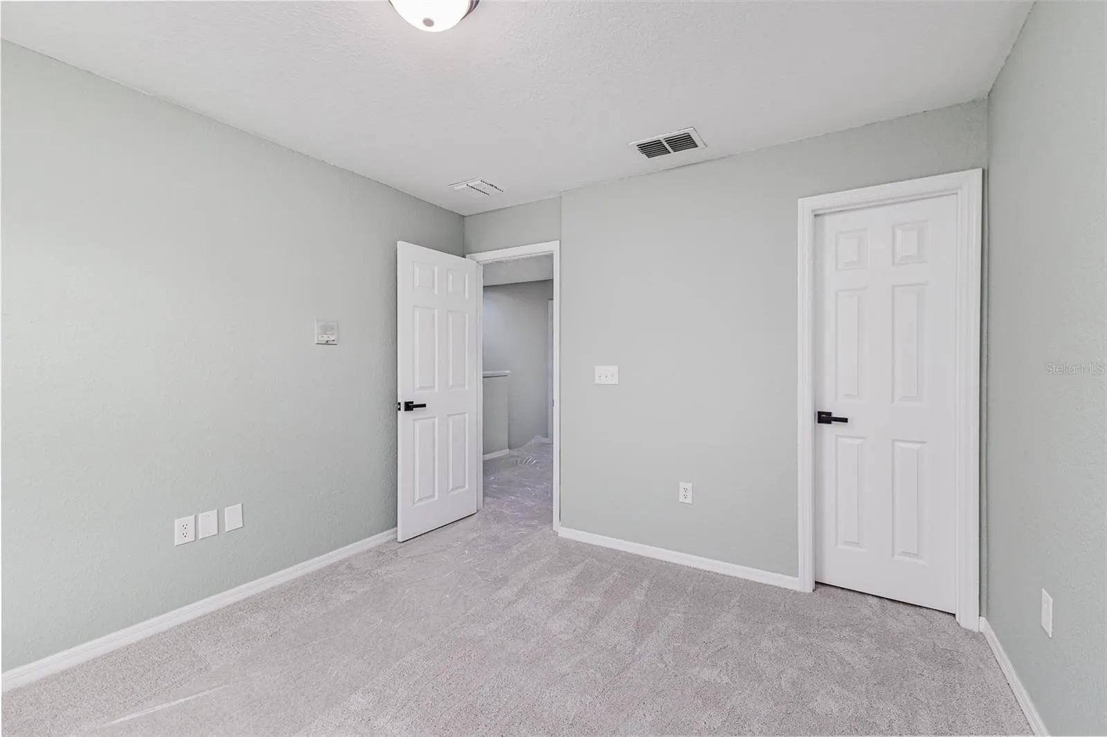 818 SUMMER GLEN DR
