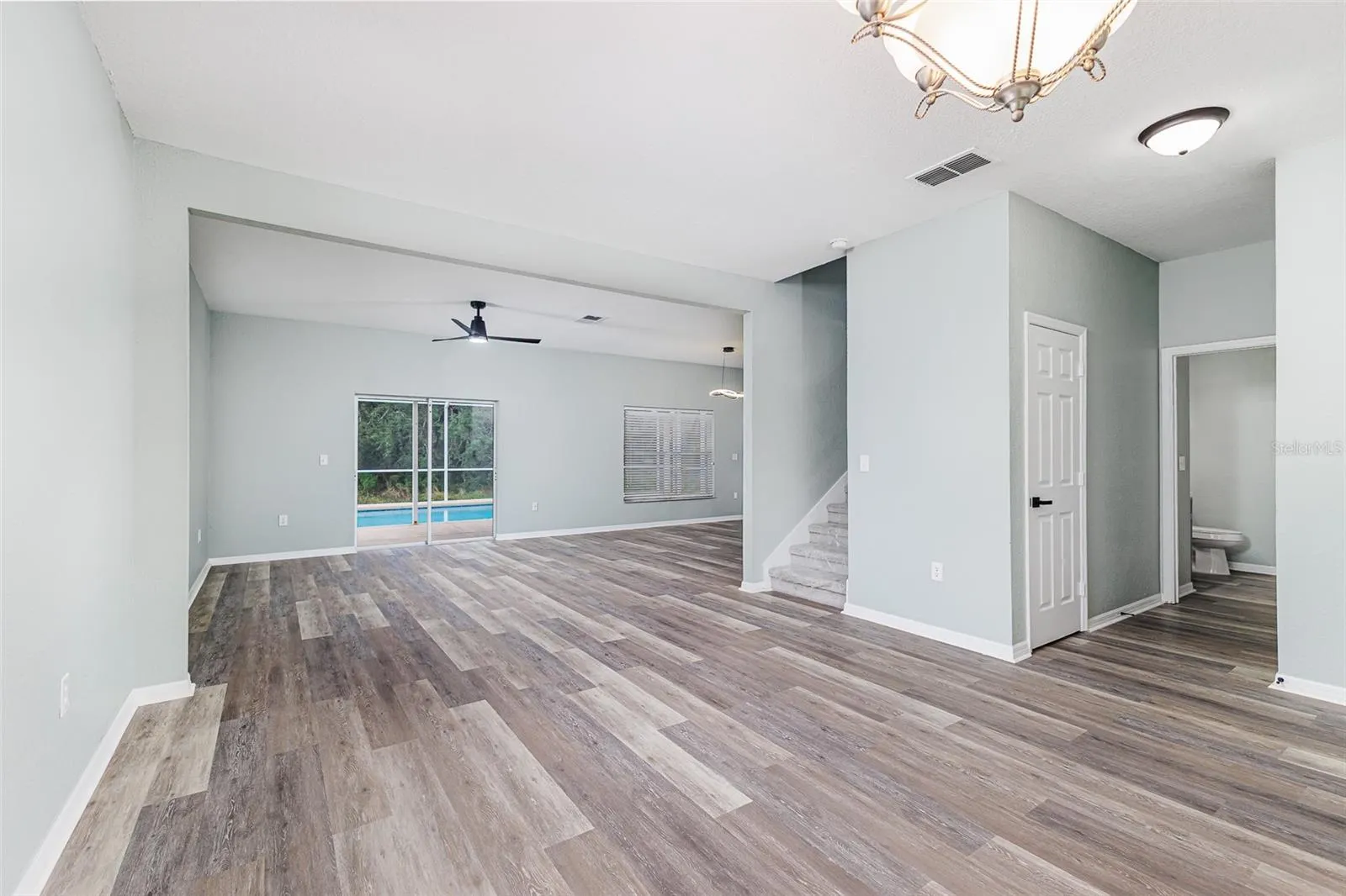 818 SUMMER GLEN DR