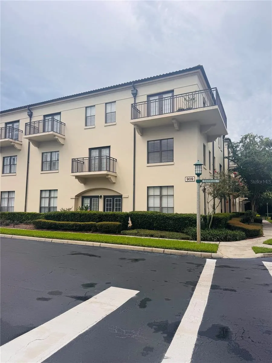 909 WATERSIDE LN #205, #205
