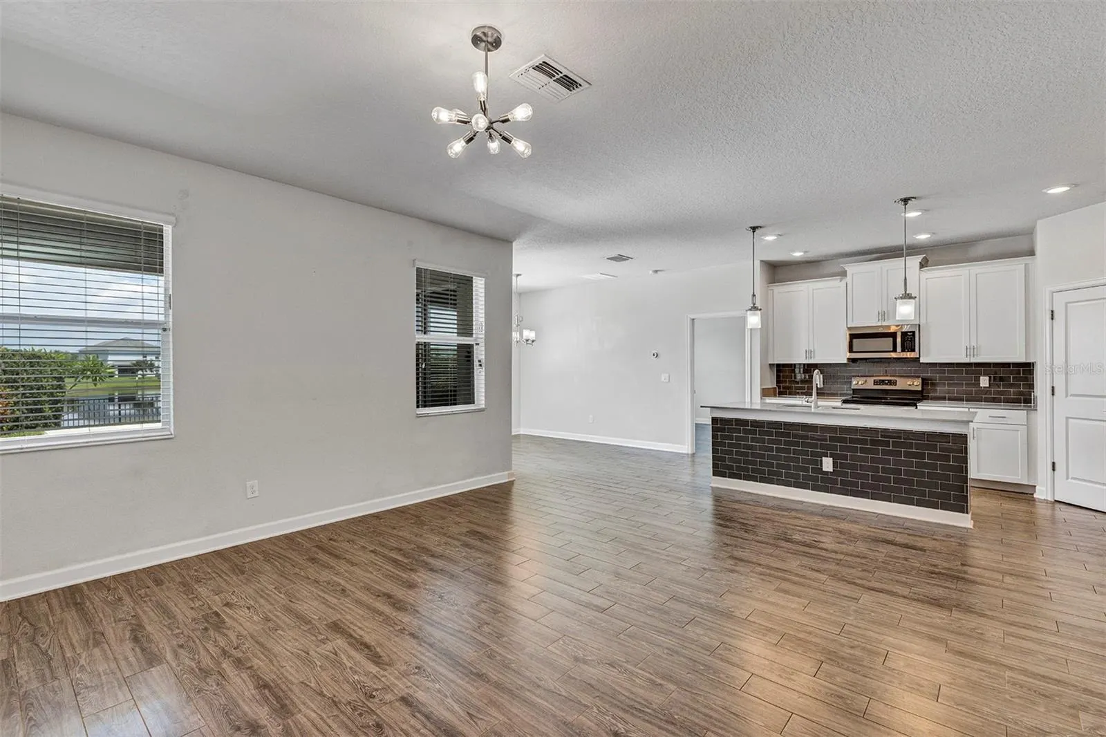 10193 LOVEGRASS LN