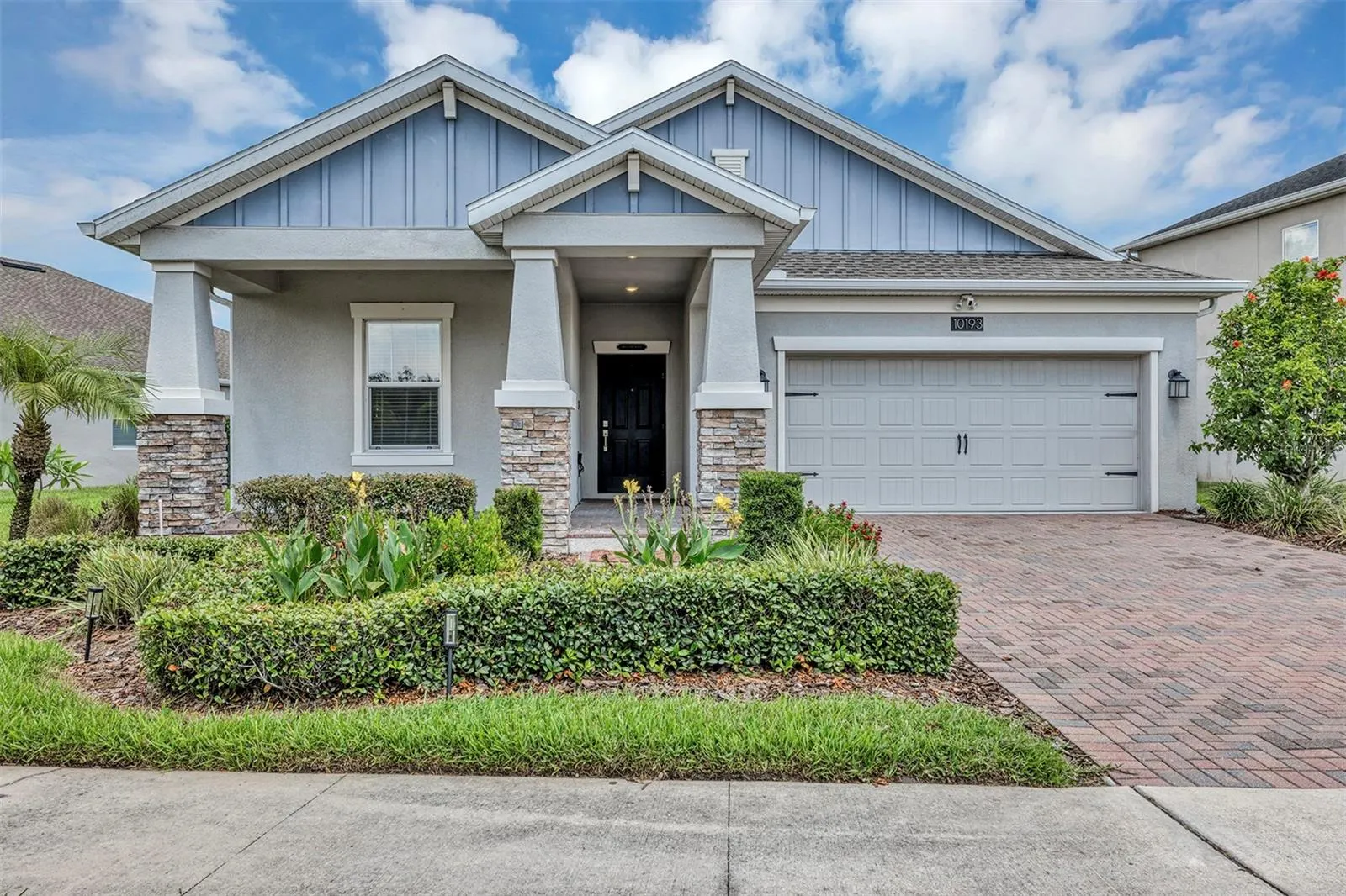 10193 LOVEGRASS LN