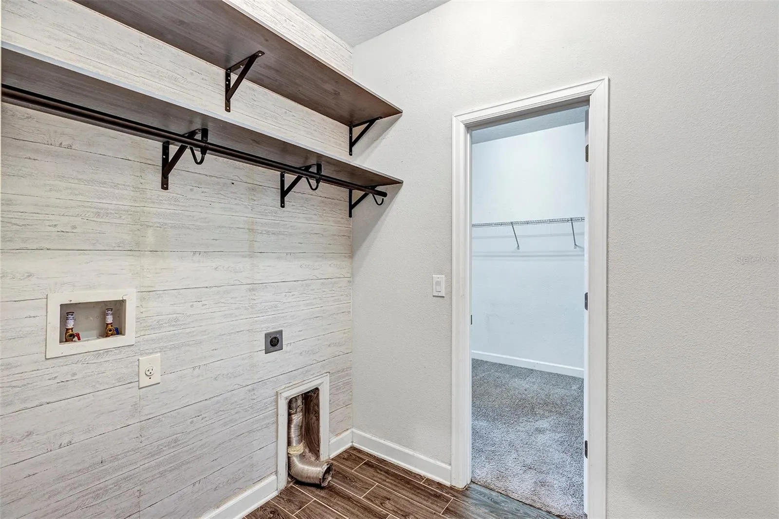 10193 LOVEGRASS LN