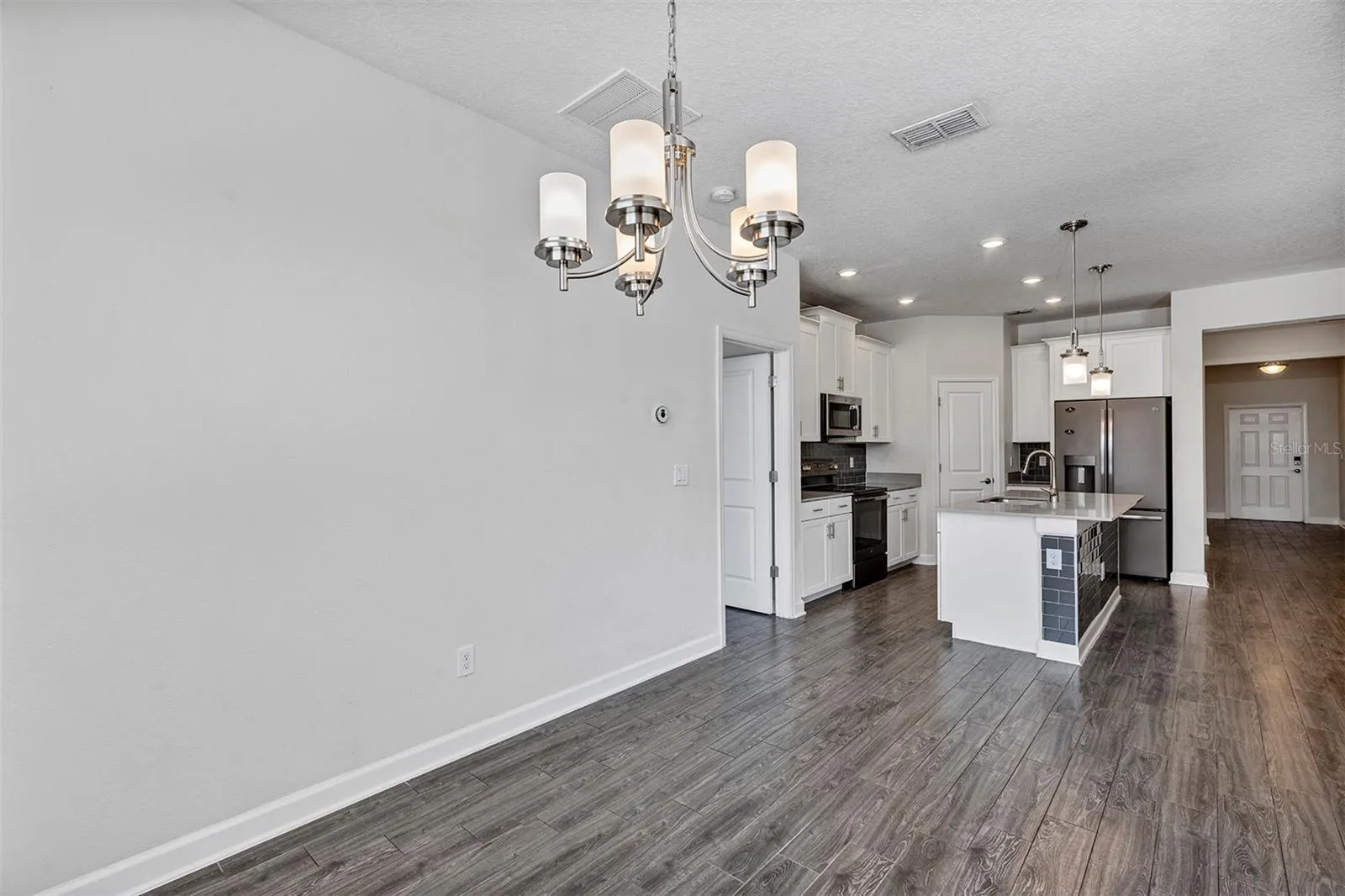 10193 LOVEGRASS LN