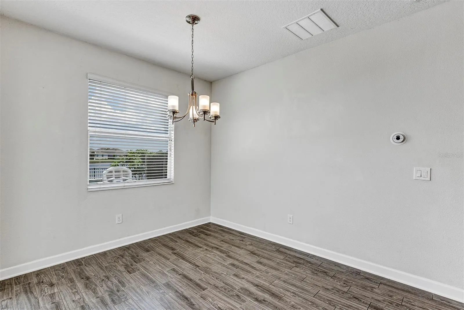 10193 LOVEGRASS LN