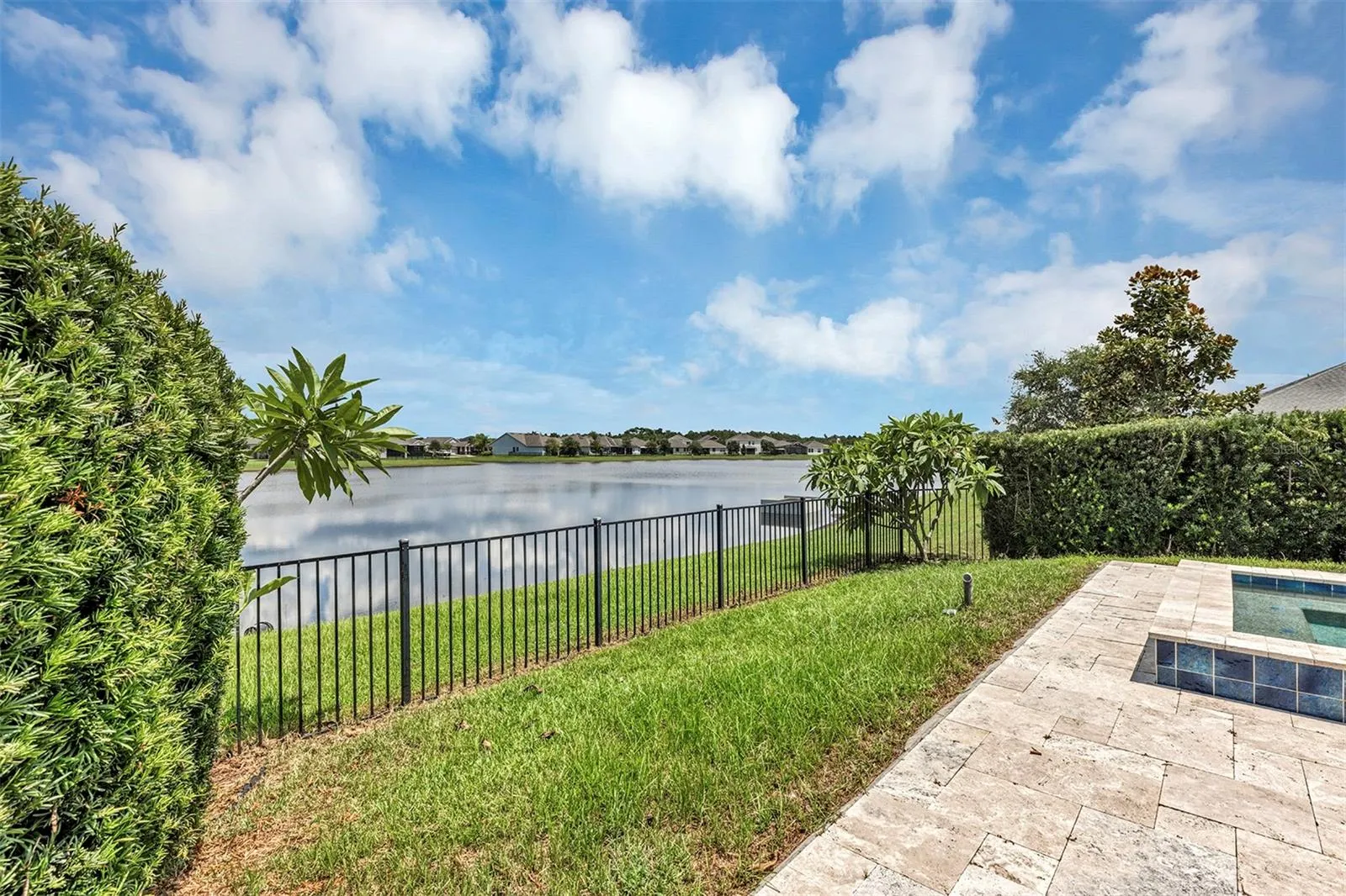 10193 LOVEGRASS LN