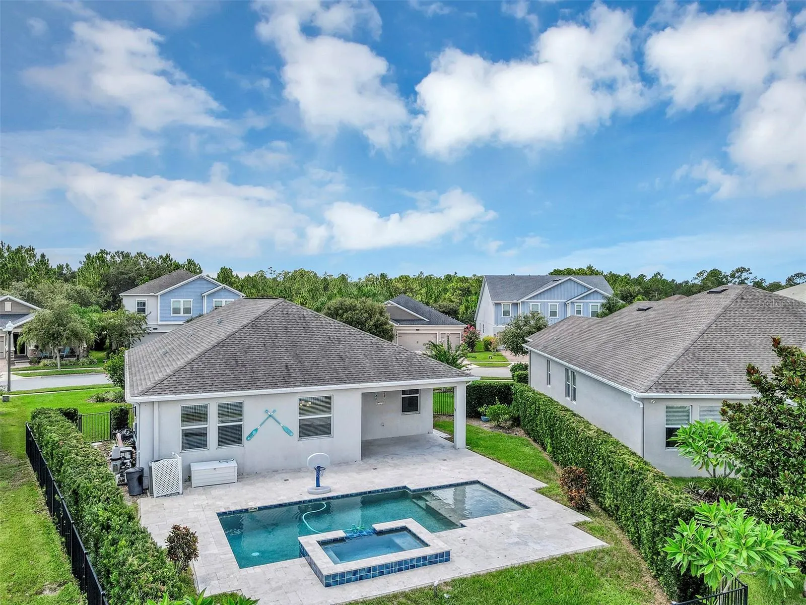 10193 LOVEGRASS LN