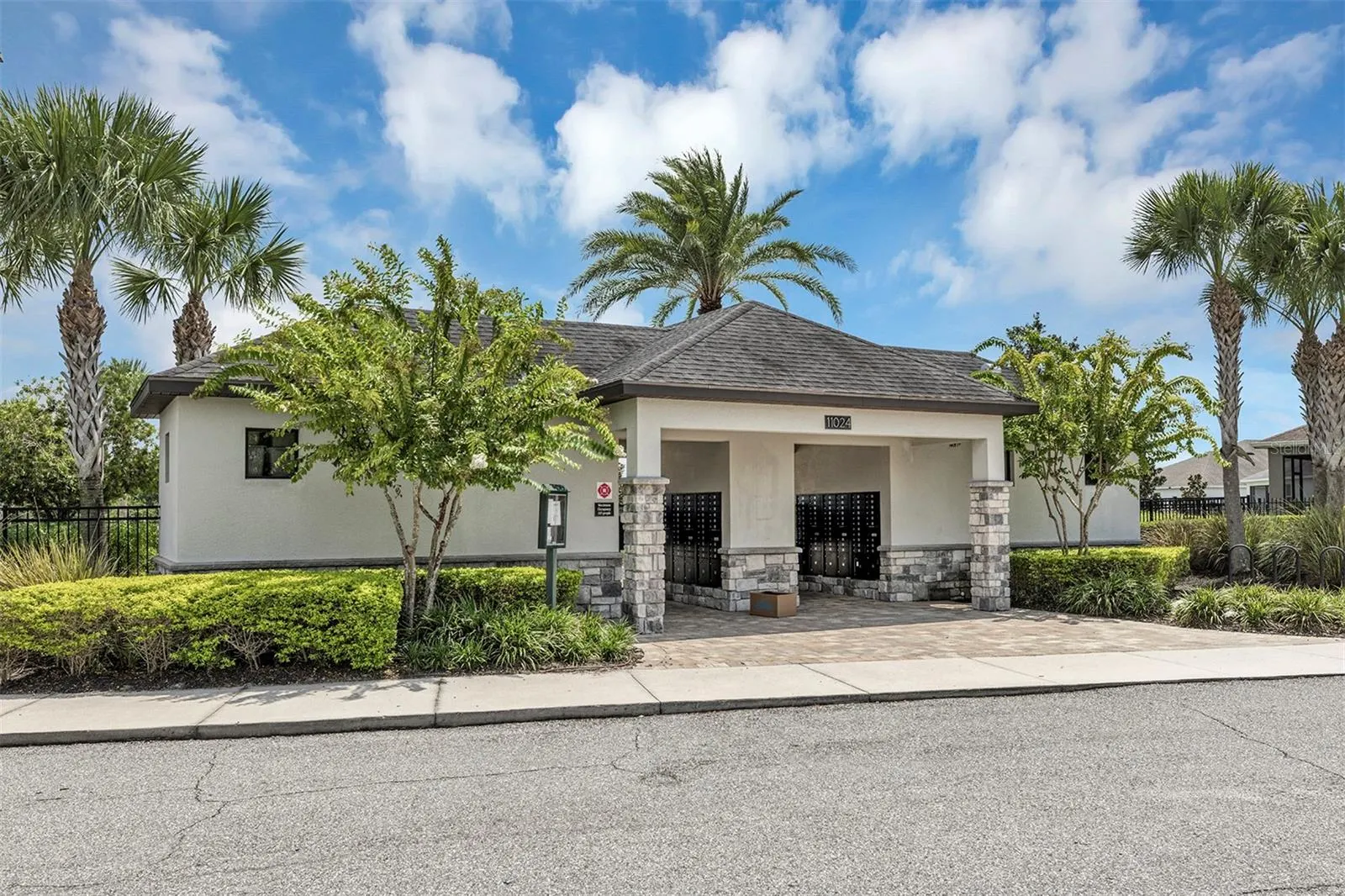 10193 LOVEGRASS LN