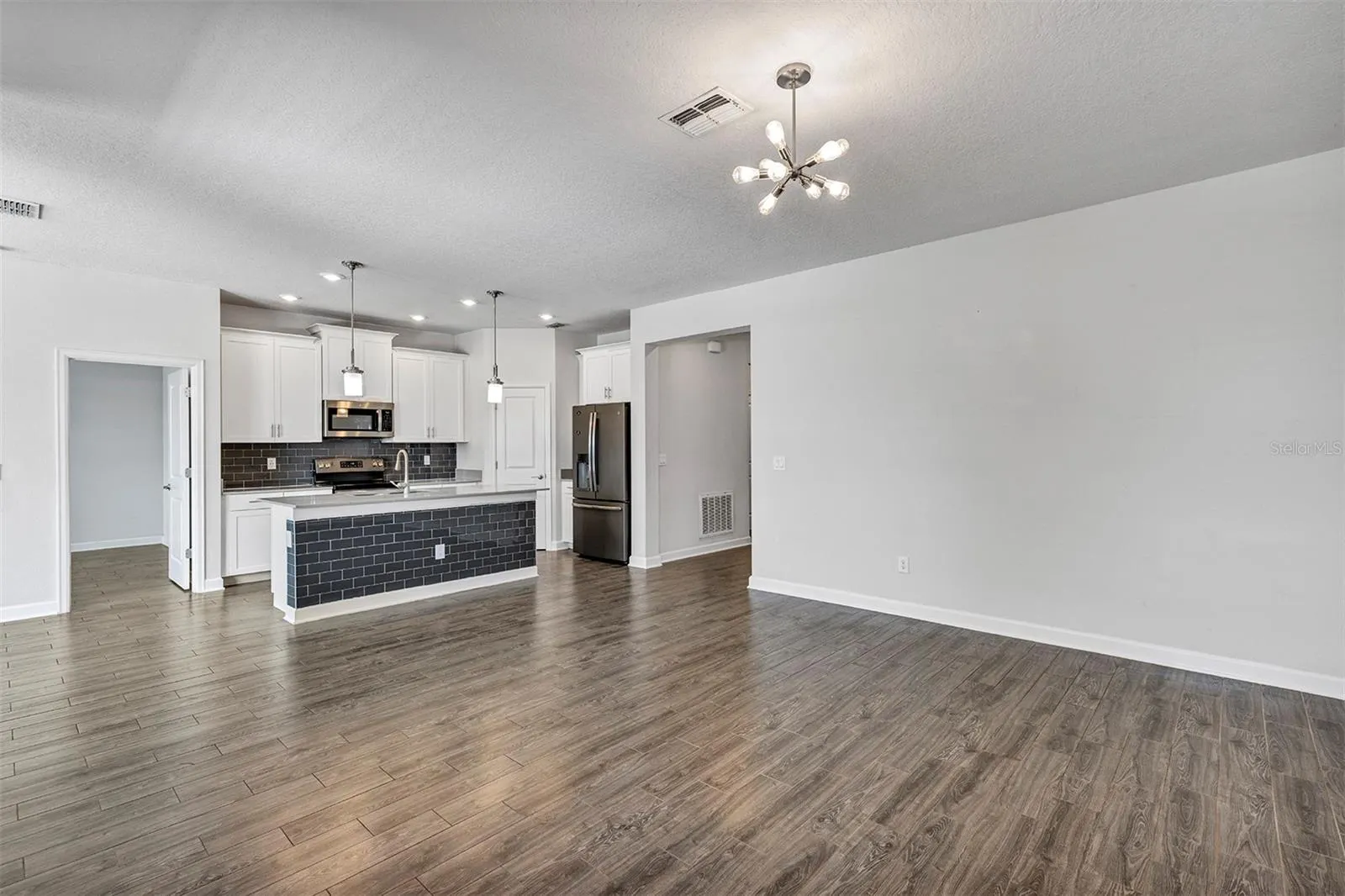 10193 LOVEGRASS LN