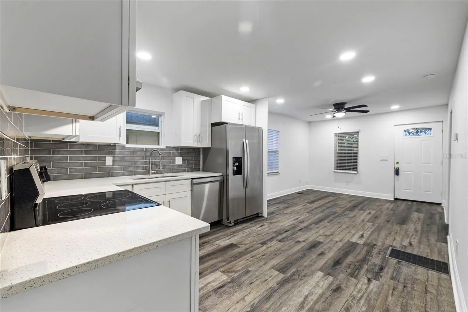 502 E CLUSTER AVE