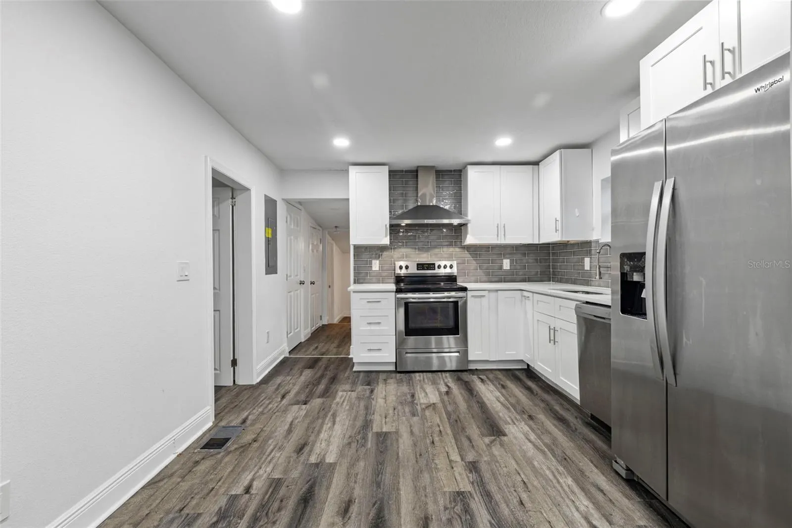 502 E CLUSTER AVE