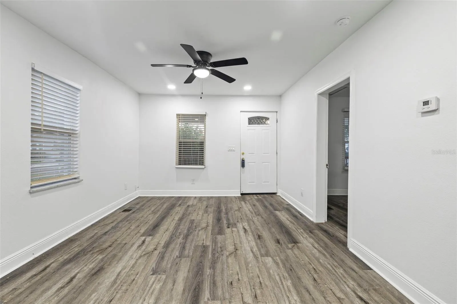 502 E CLUSTER AVE
