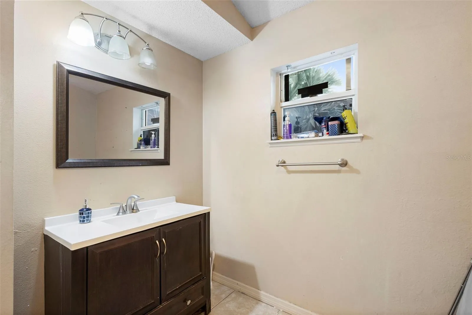 1319 DUNBARTON CT