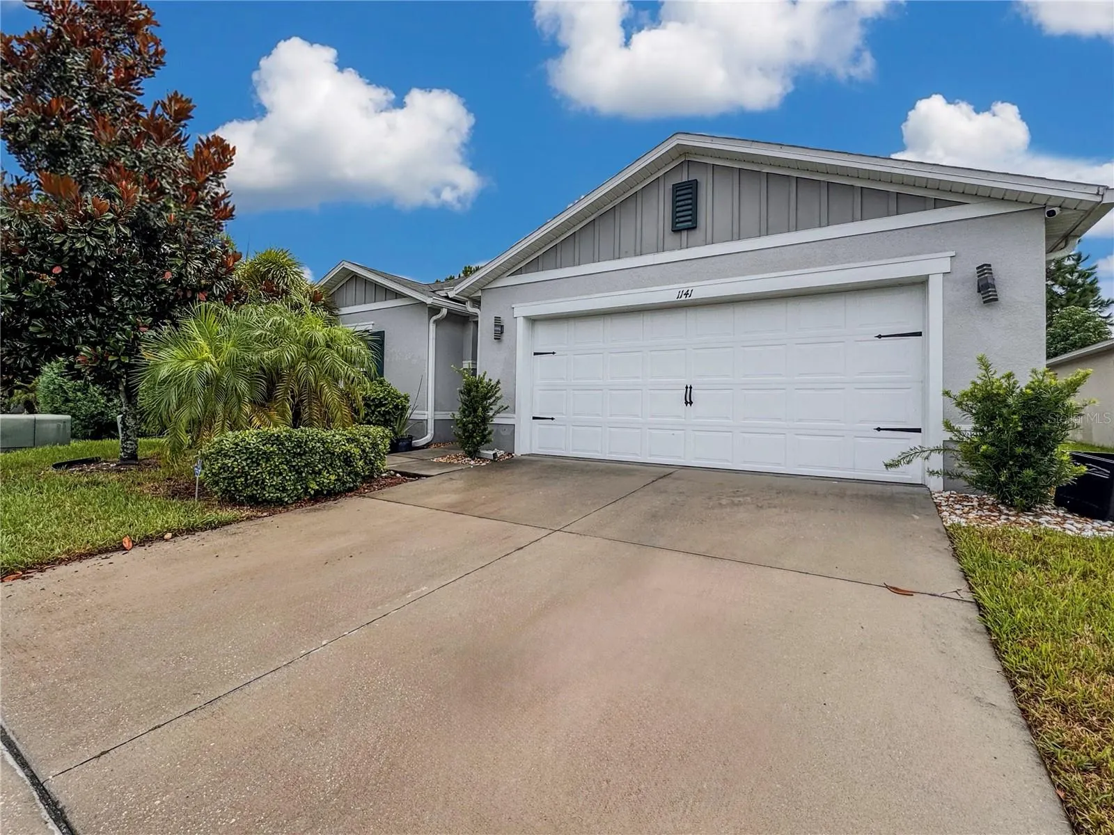 1141 AUGUSTUS DR