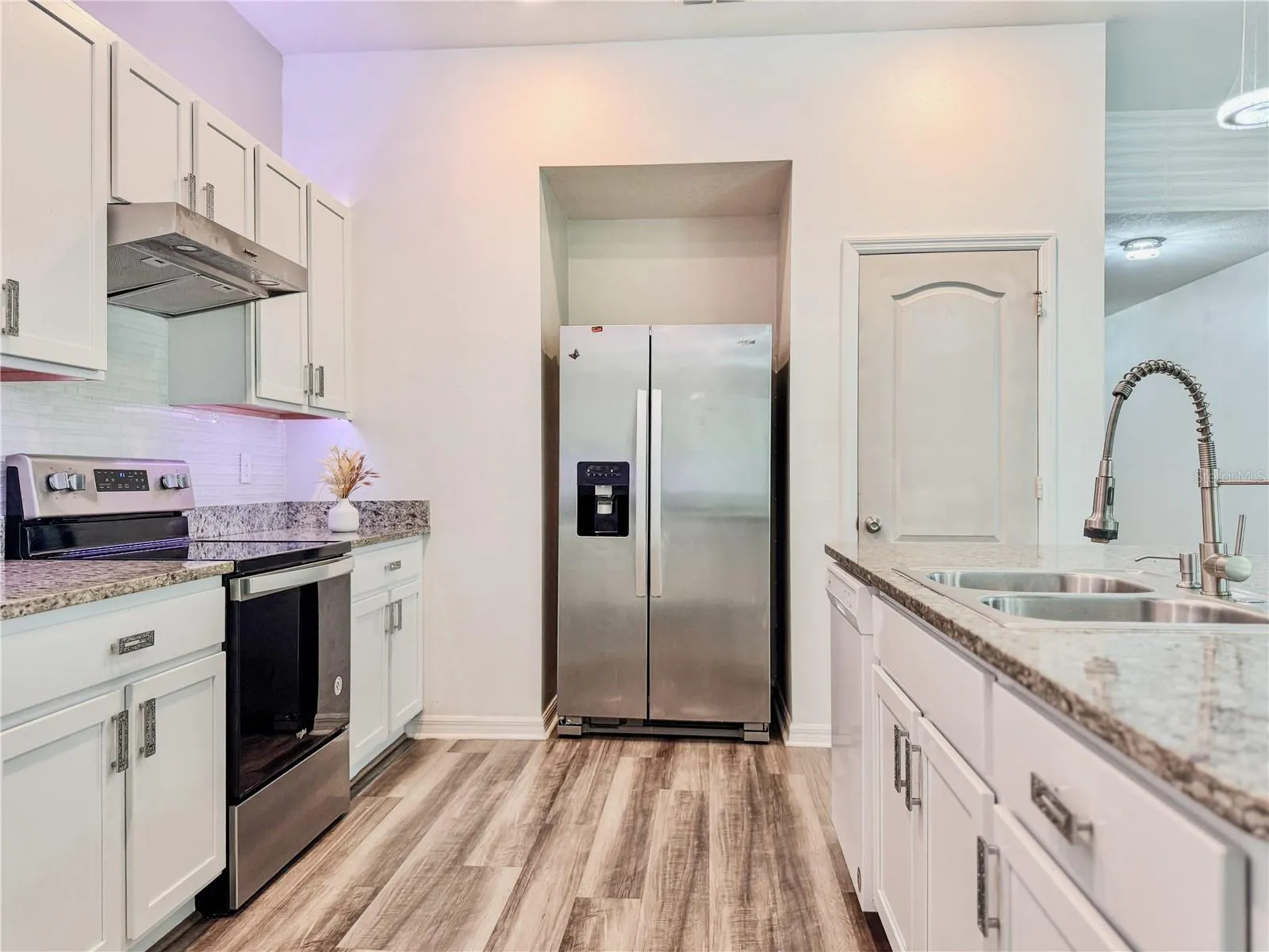 1141 AUGUSTUS DR