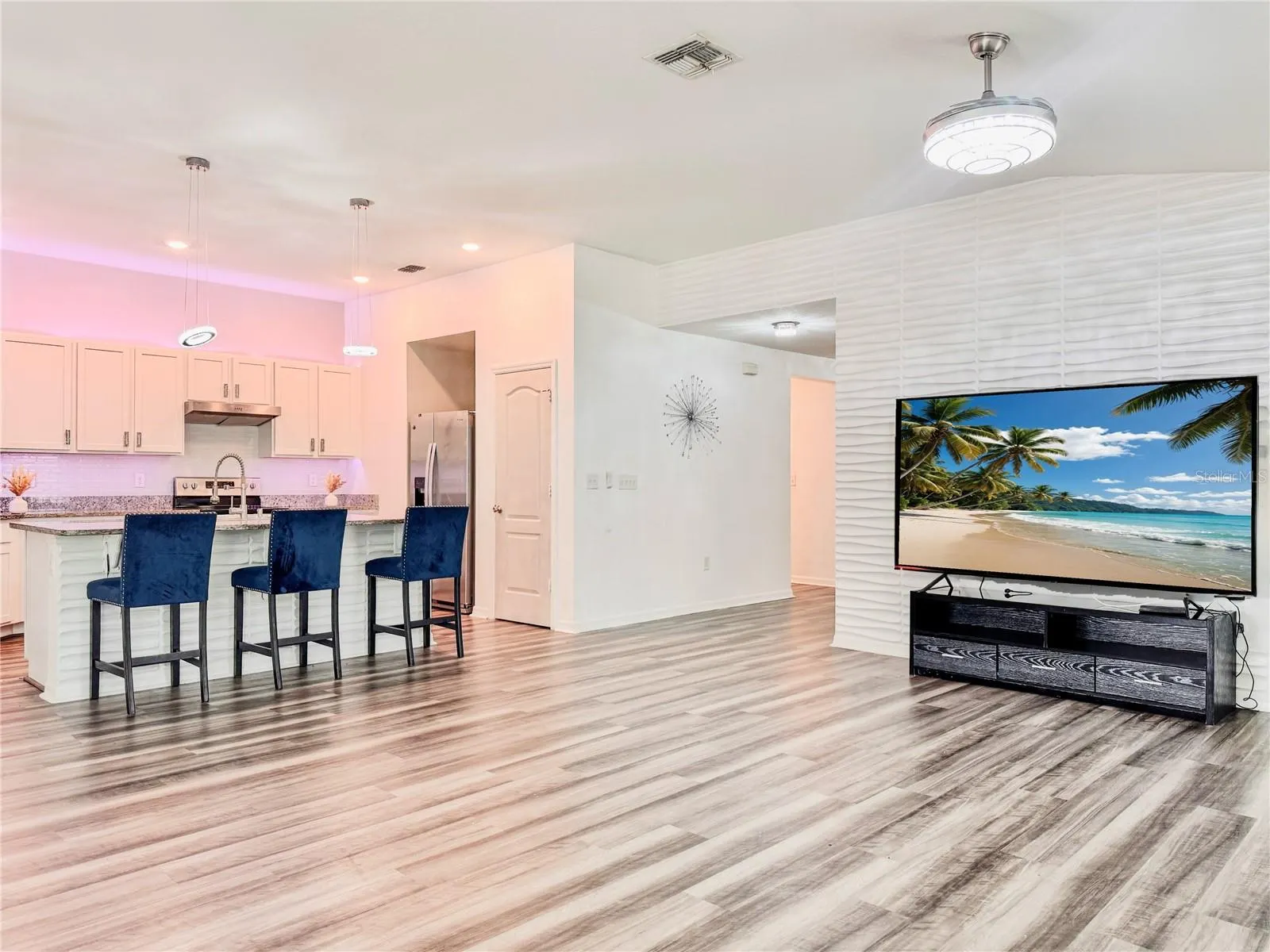 1141 AUGUSTUS DR