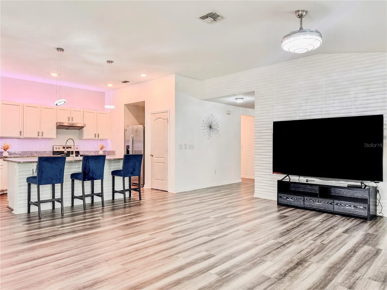 1141 AUGUSTUS DR