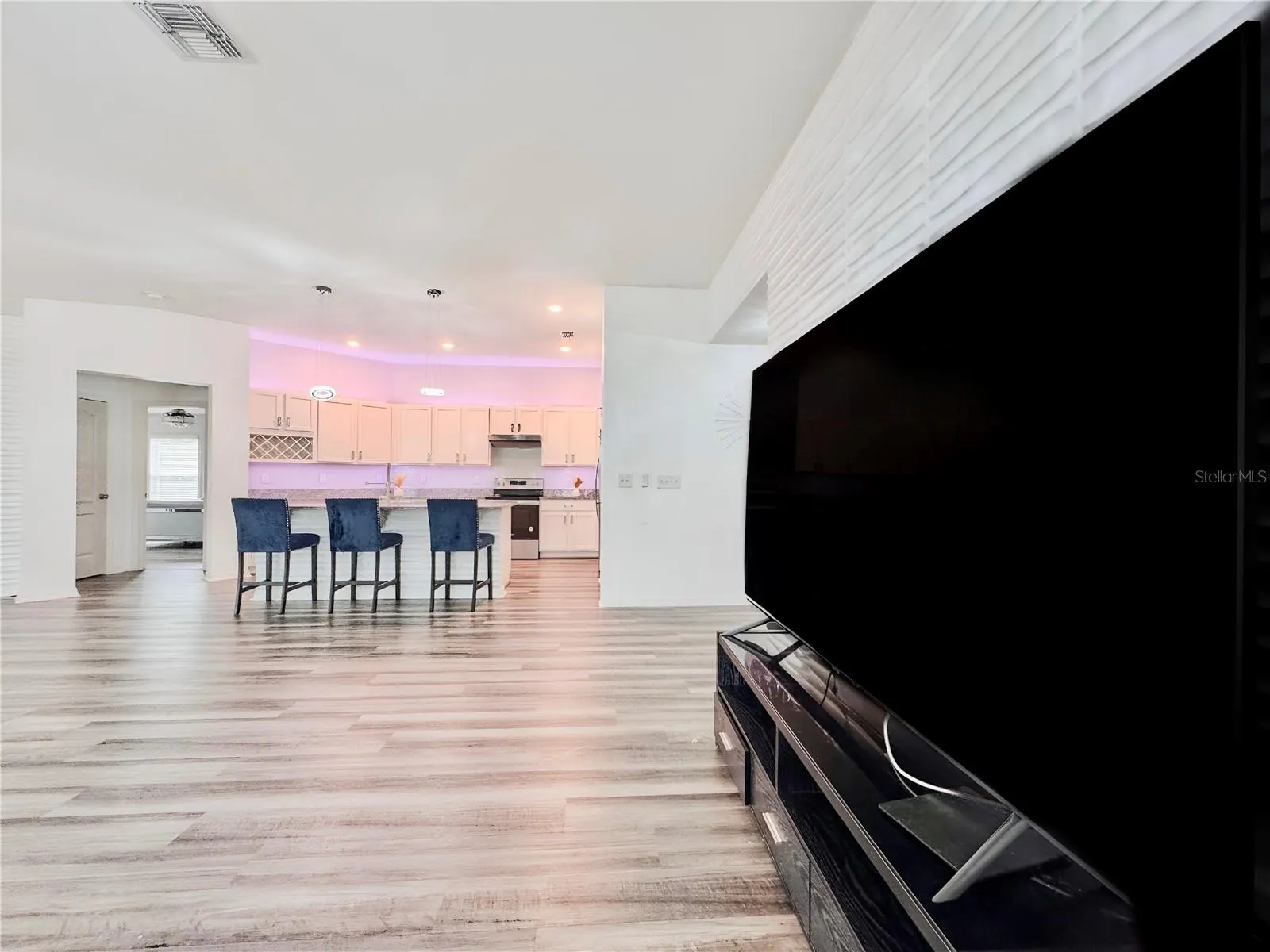 1141 AUGUSTUS DR