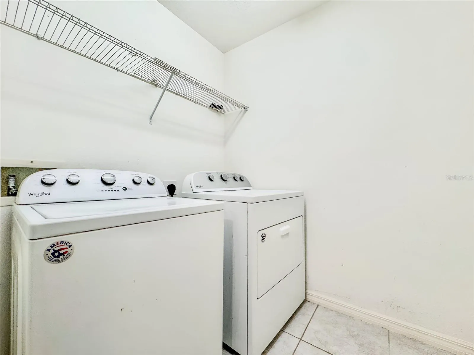 1141 AUGUSTUS DR