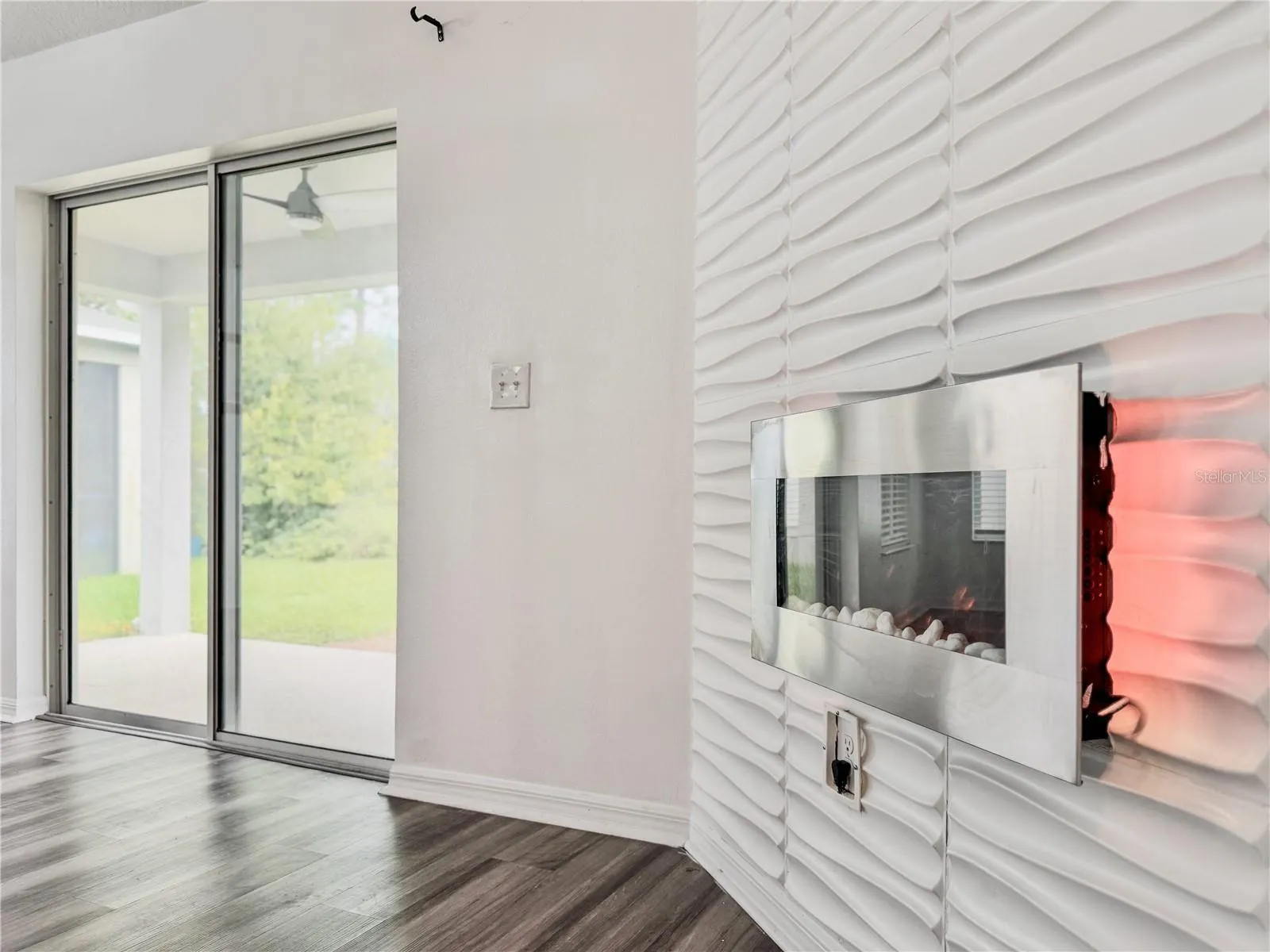 1141 AUGUSTUS DR