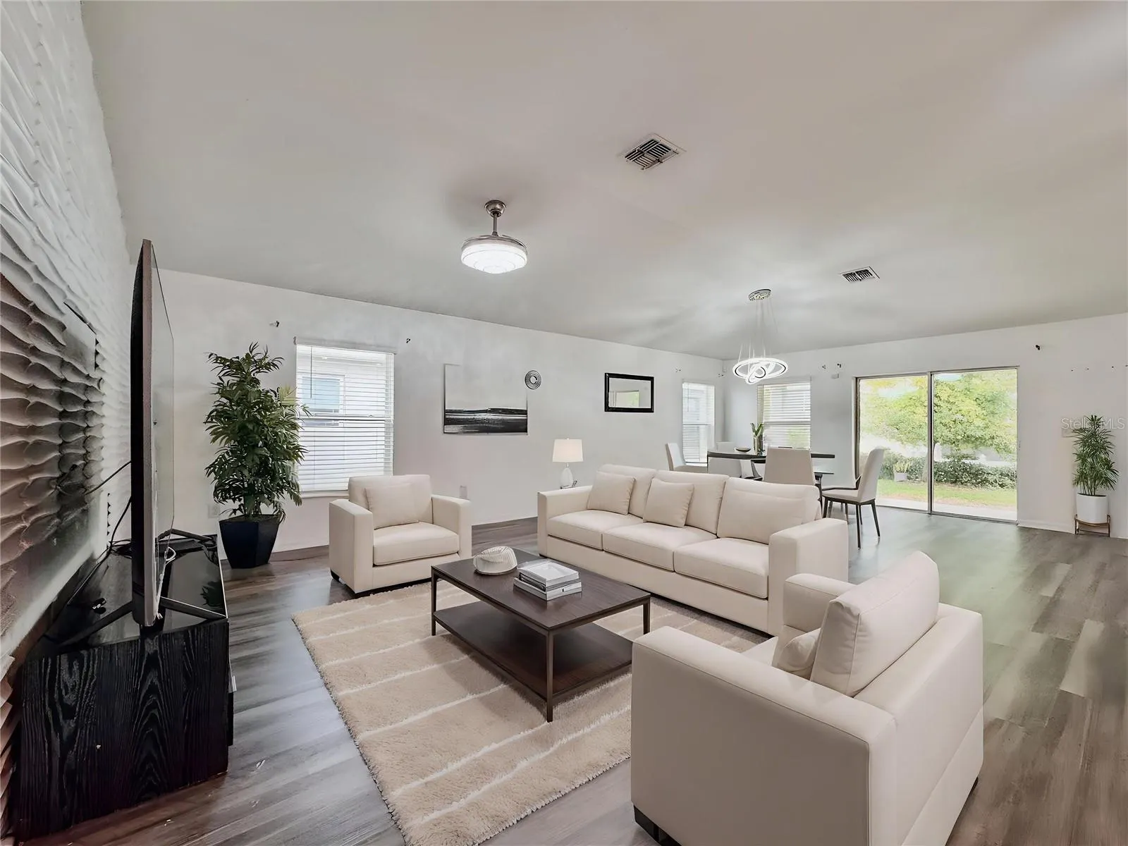 1141 AUGUSTUS DR