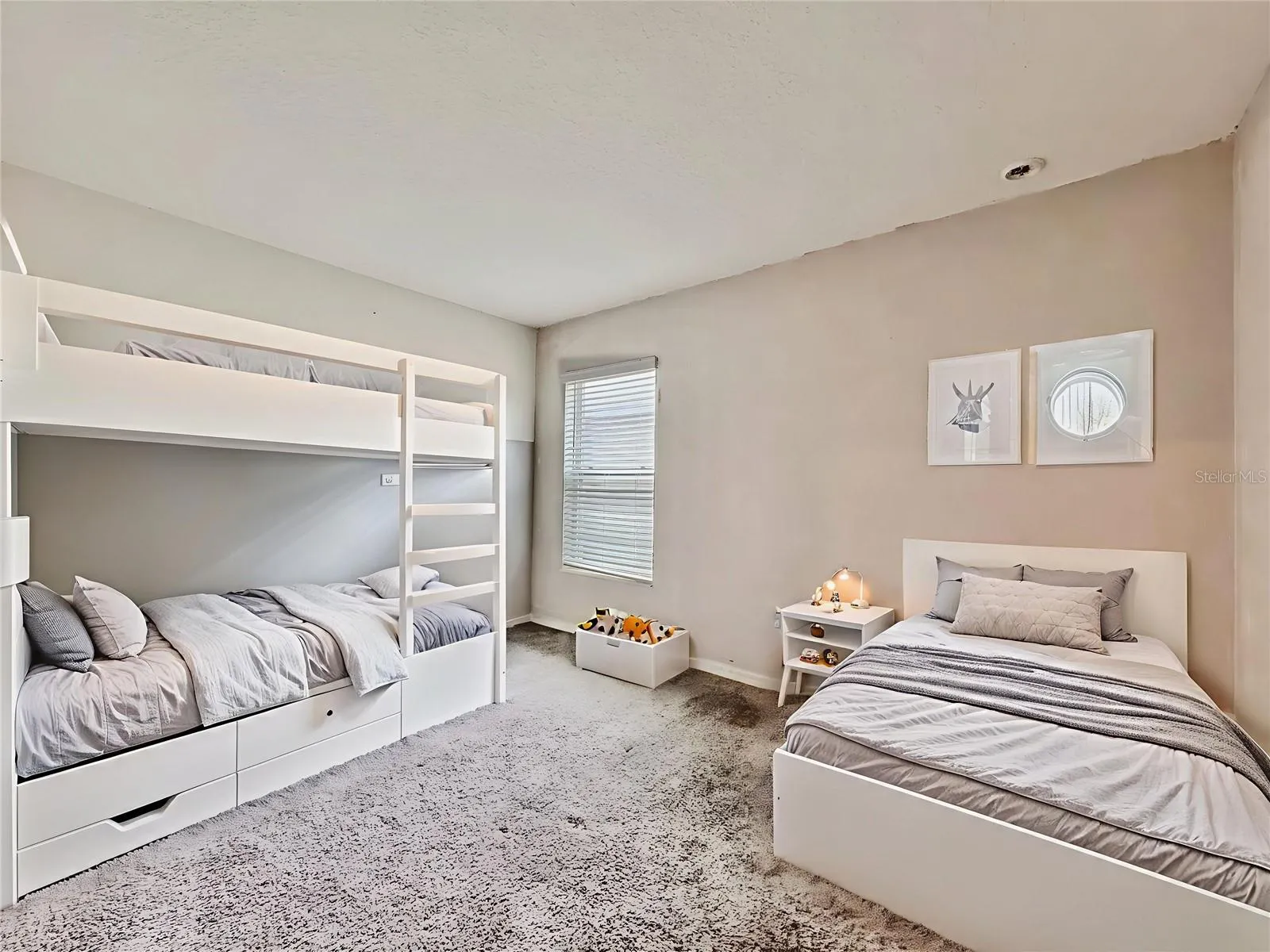 1141 AUGUSTUS DR