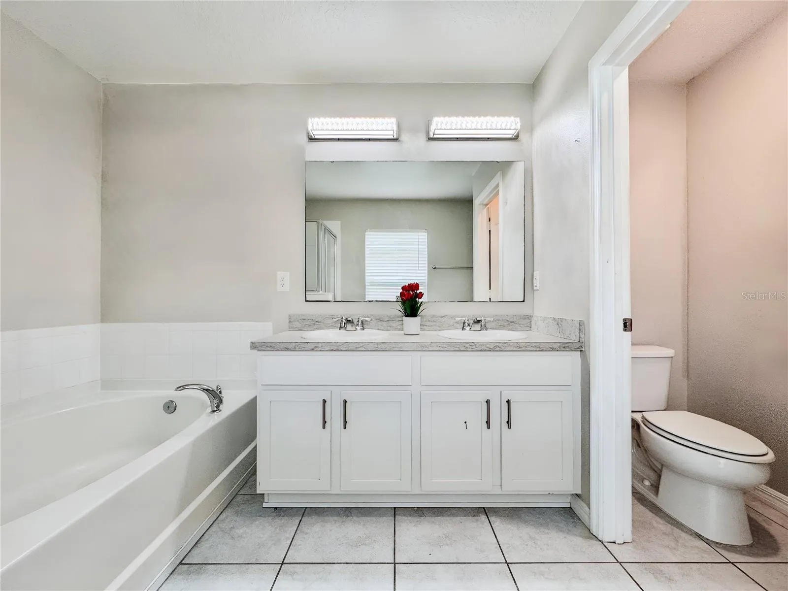 1141 AUGUSTUS DR