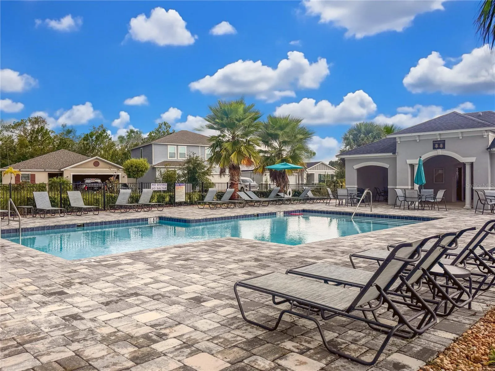 1141 AUGUSTUS DR